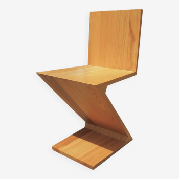Zig Zag Chair, by Gerrit Rietveld