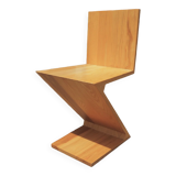 Chaise Zig Zag, par Gerrit Rietveld
