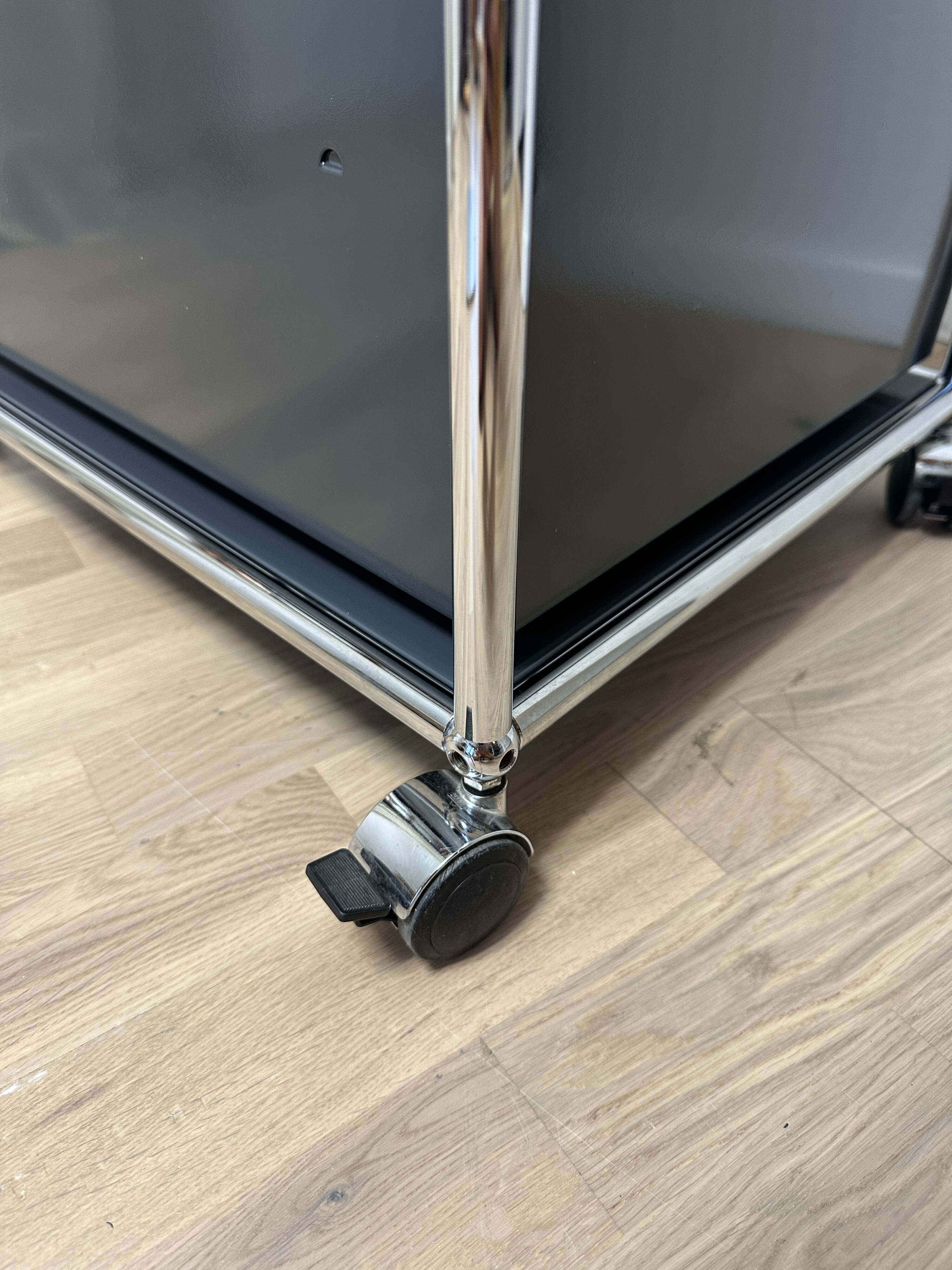 USM Haller wheeled cabinet in Anthracite Grey