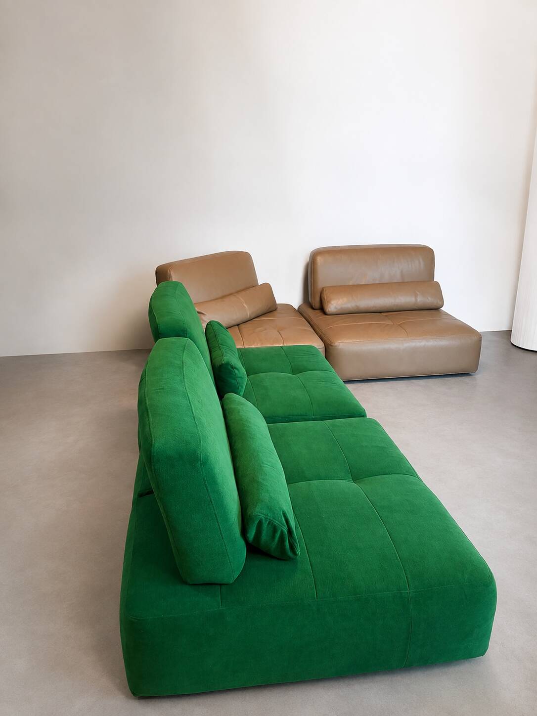Roche Bobois ensemble model "Scénario"