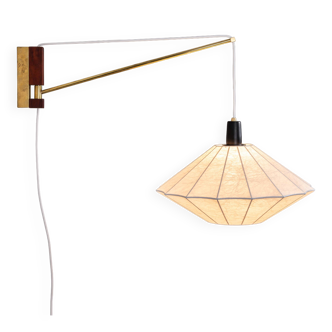 Suspendable wall lamp with brass and wood details