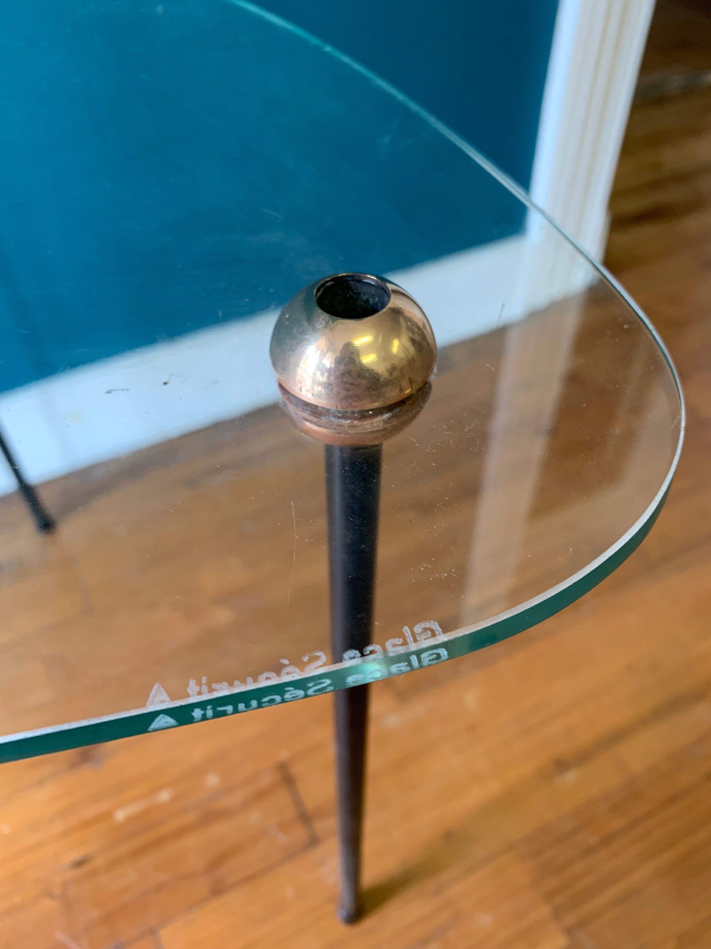 Set of trundle coffee tables in glass and brass