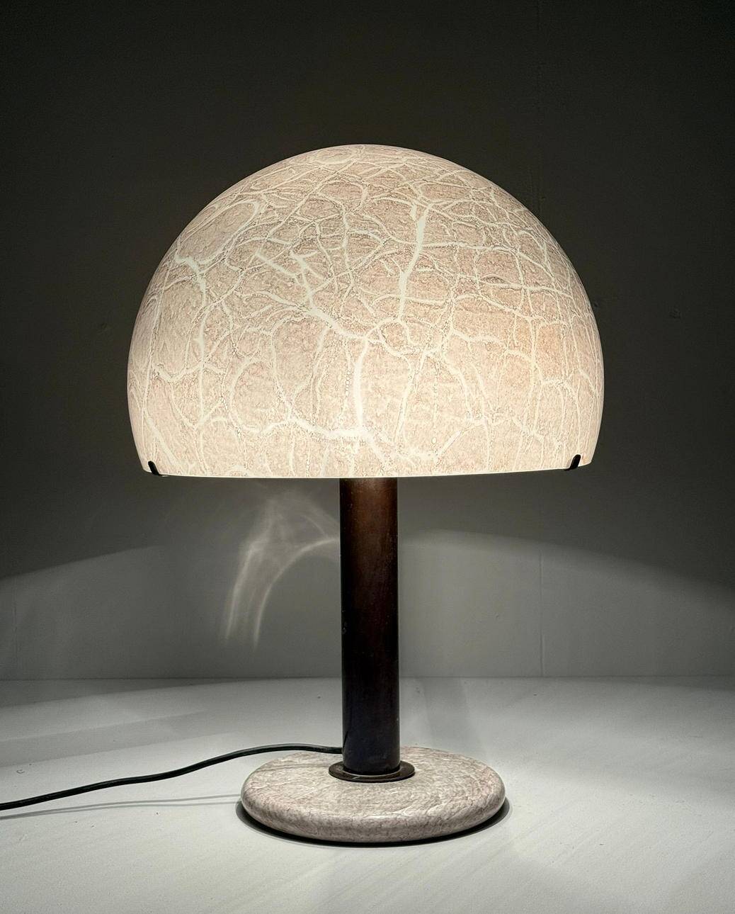 Ludovico Diaz de Santillana. Lampe de table/lampe champignon par Ludovico Diaz de Santillana pour Venini, modèle : 832, Italie, années 1960, exemplaire rare.