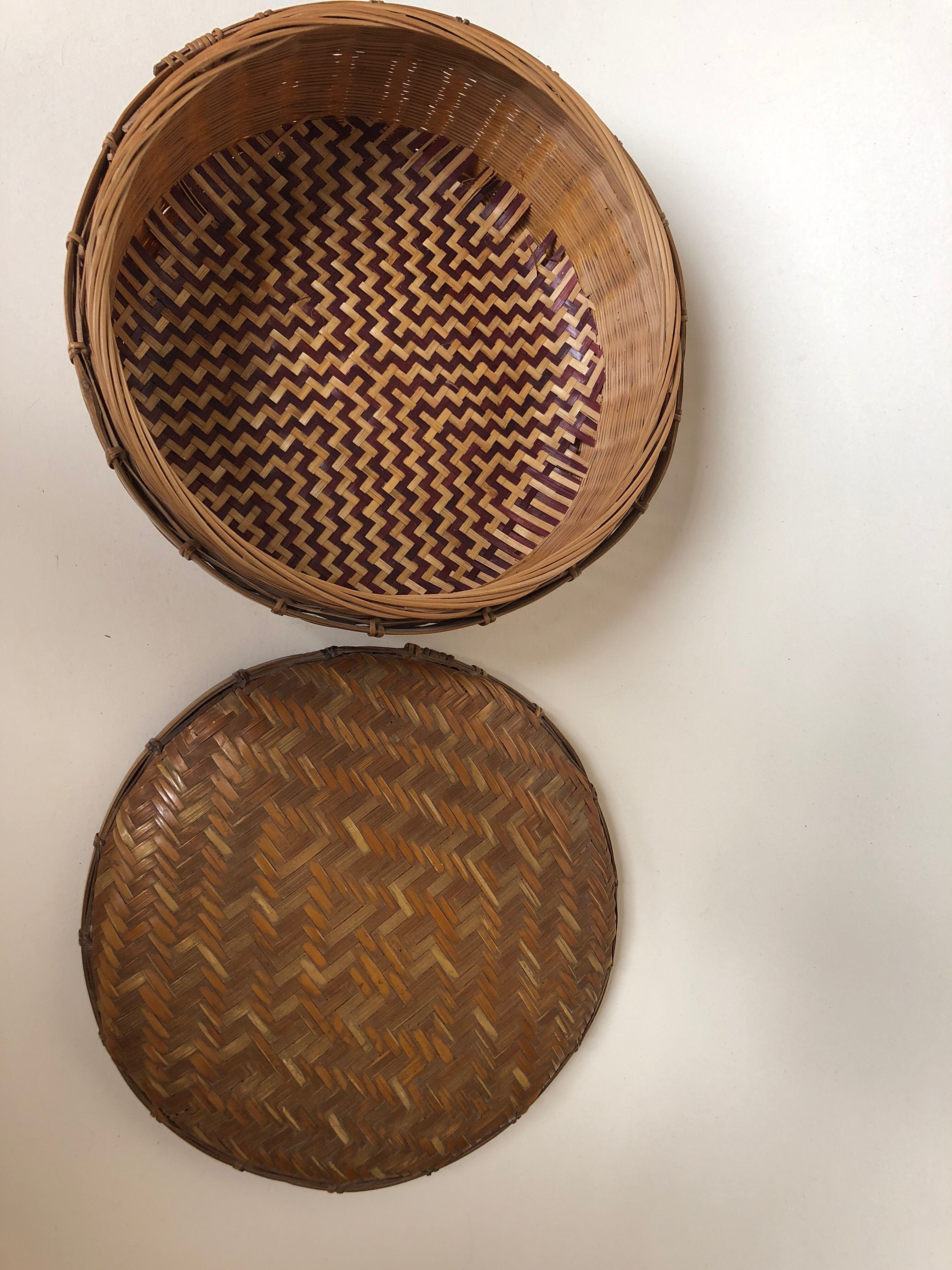 Basket with lid