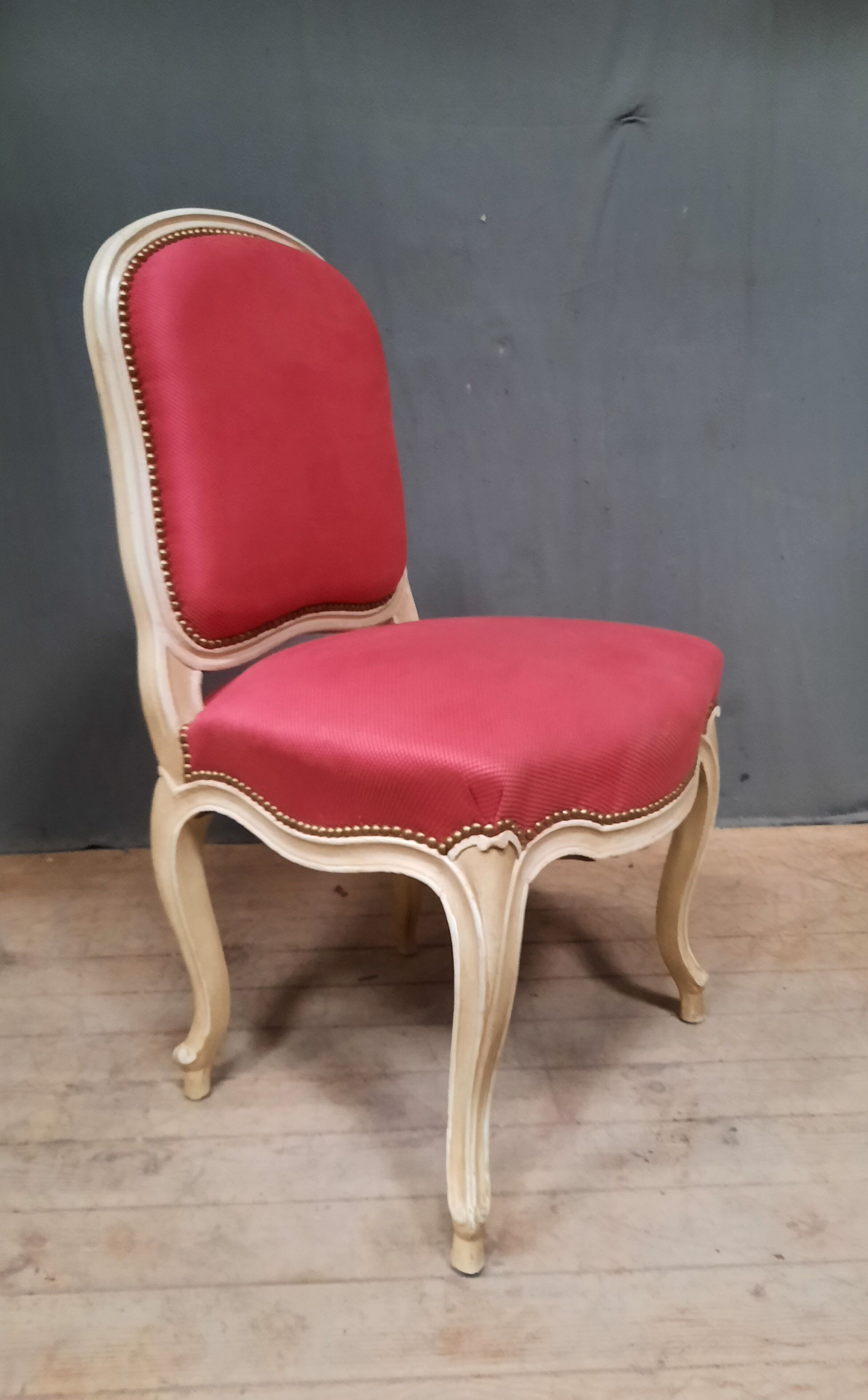 Suite de 4 chaises de style Louis XV