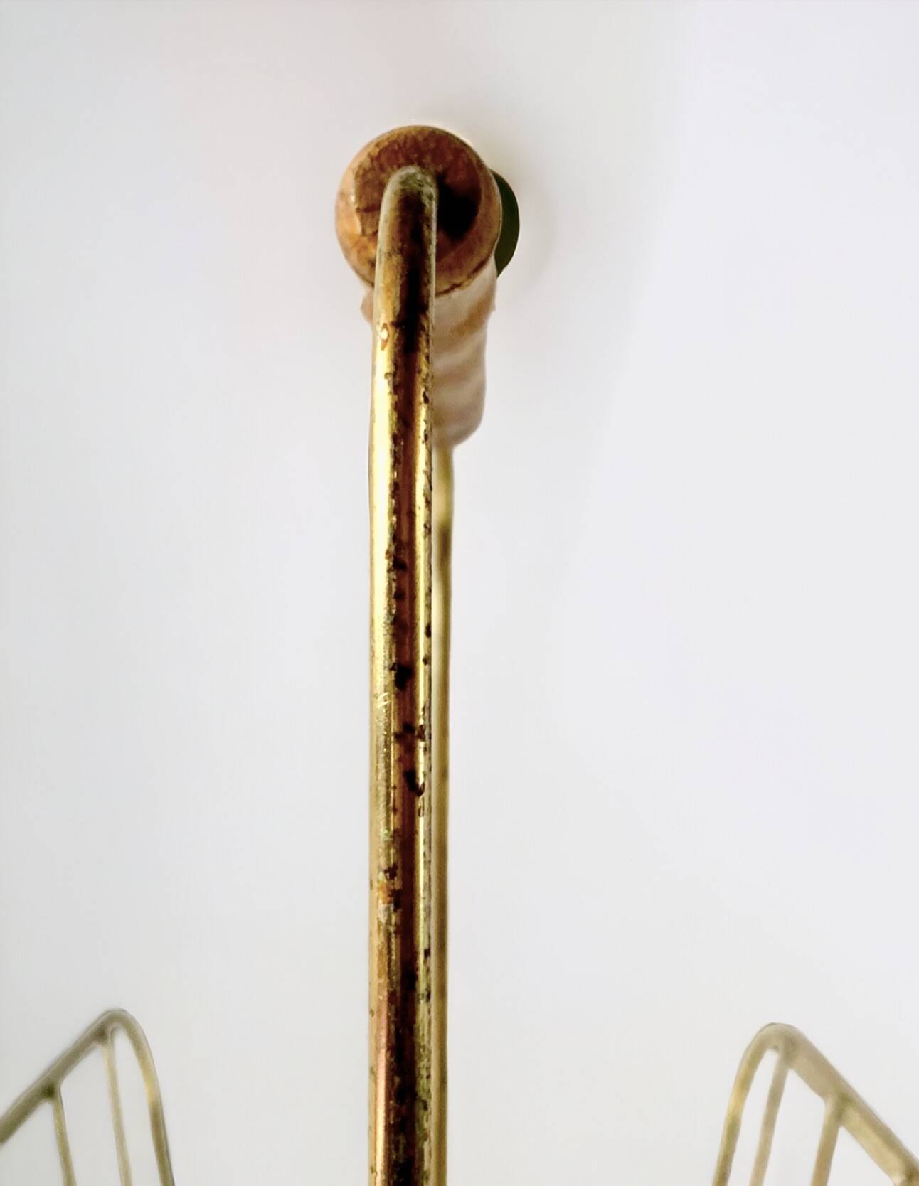 Porte-revue vintage en laiton