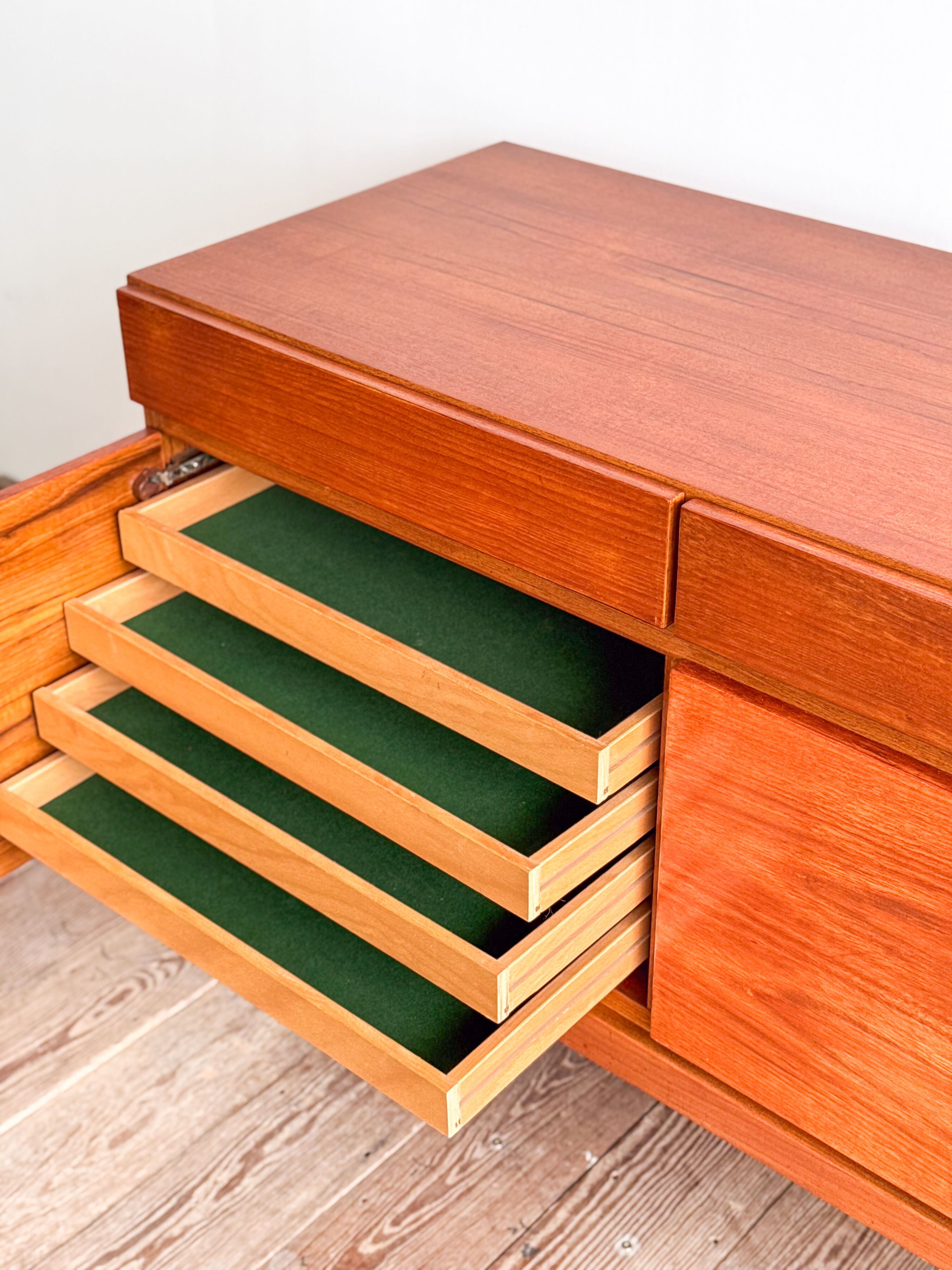 Enfilade Mid-Century en teck, modèle FA66 par Ib Kofod-Larsen pour Faarup