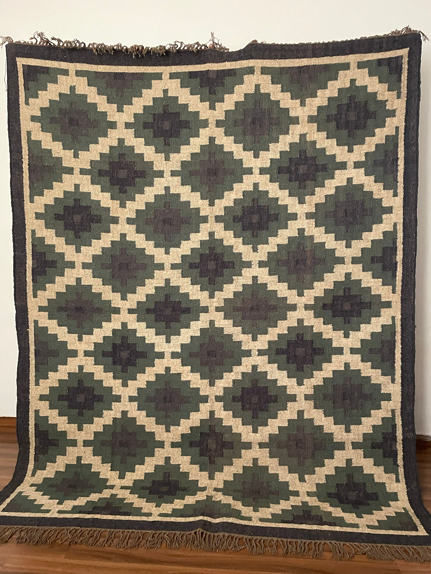 6.5x6.5 ft - handmade jute/wool rug