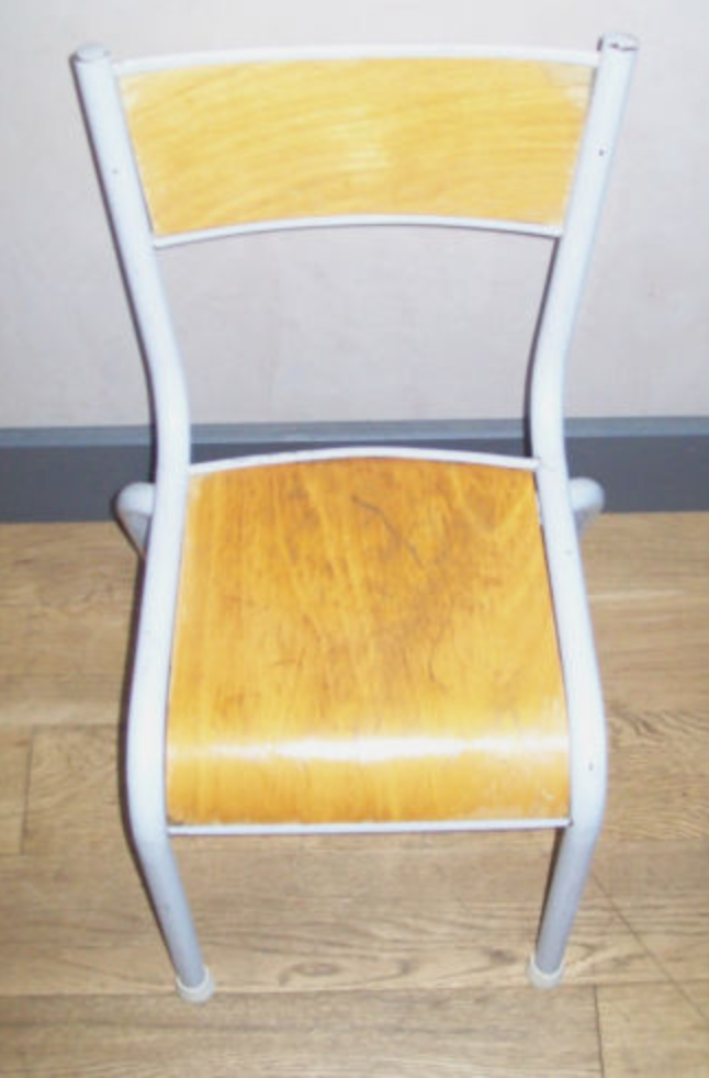 Chaise d'école maternelle