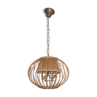 Suspension cage with birds