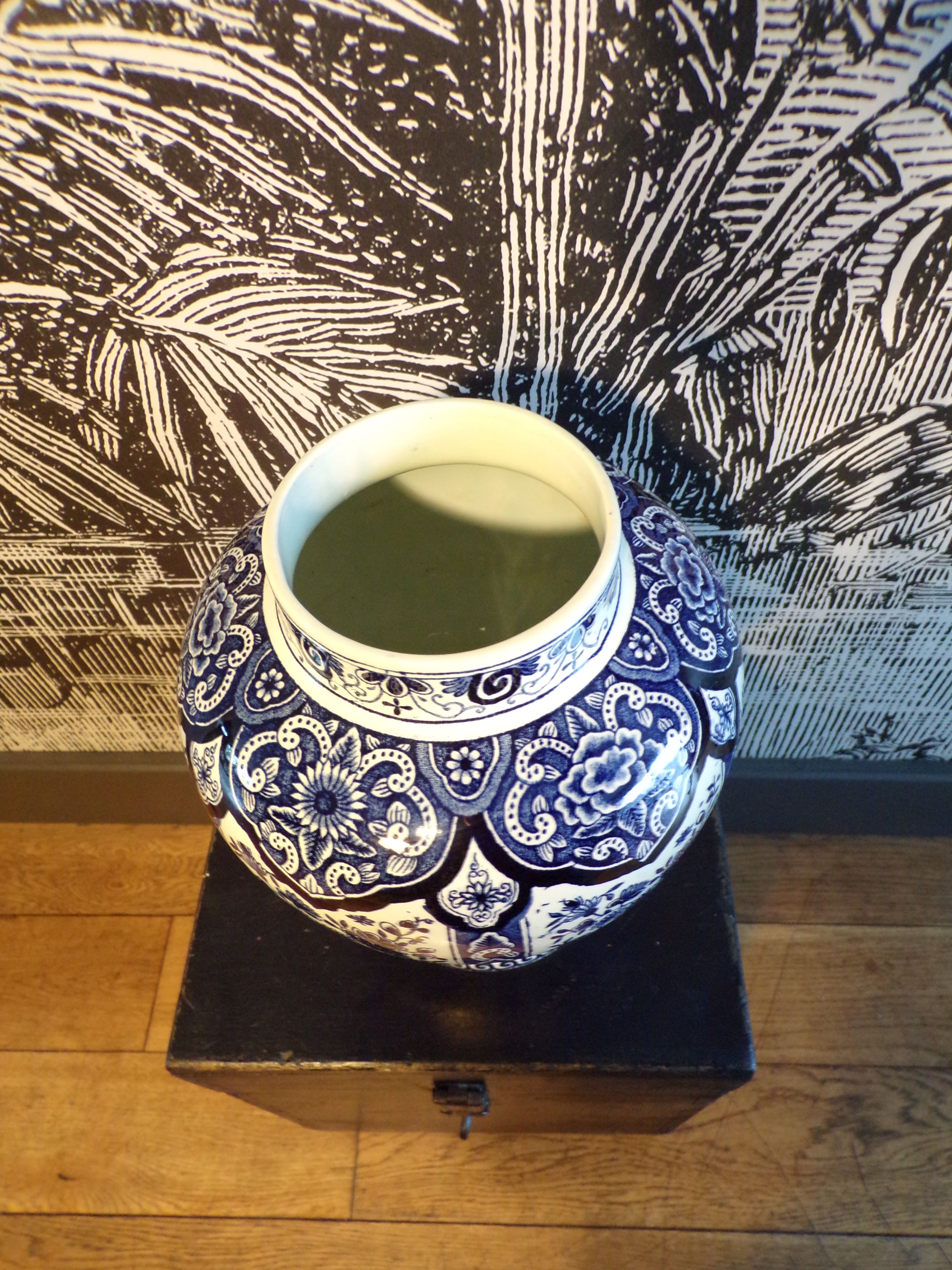 Vase Boch Delfts made for royal sphinx holland