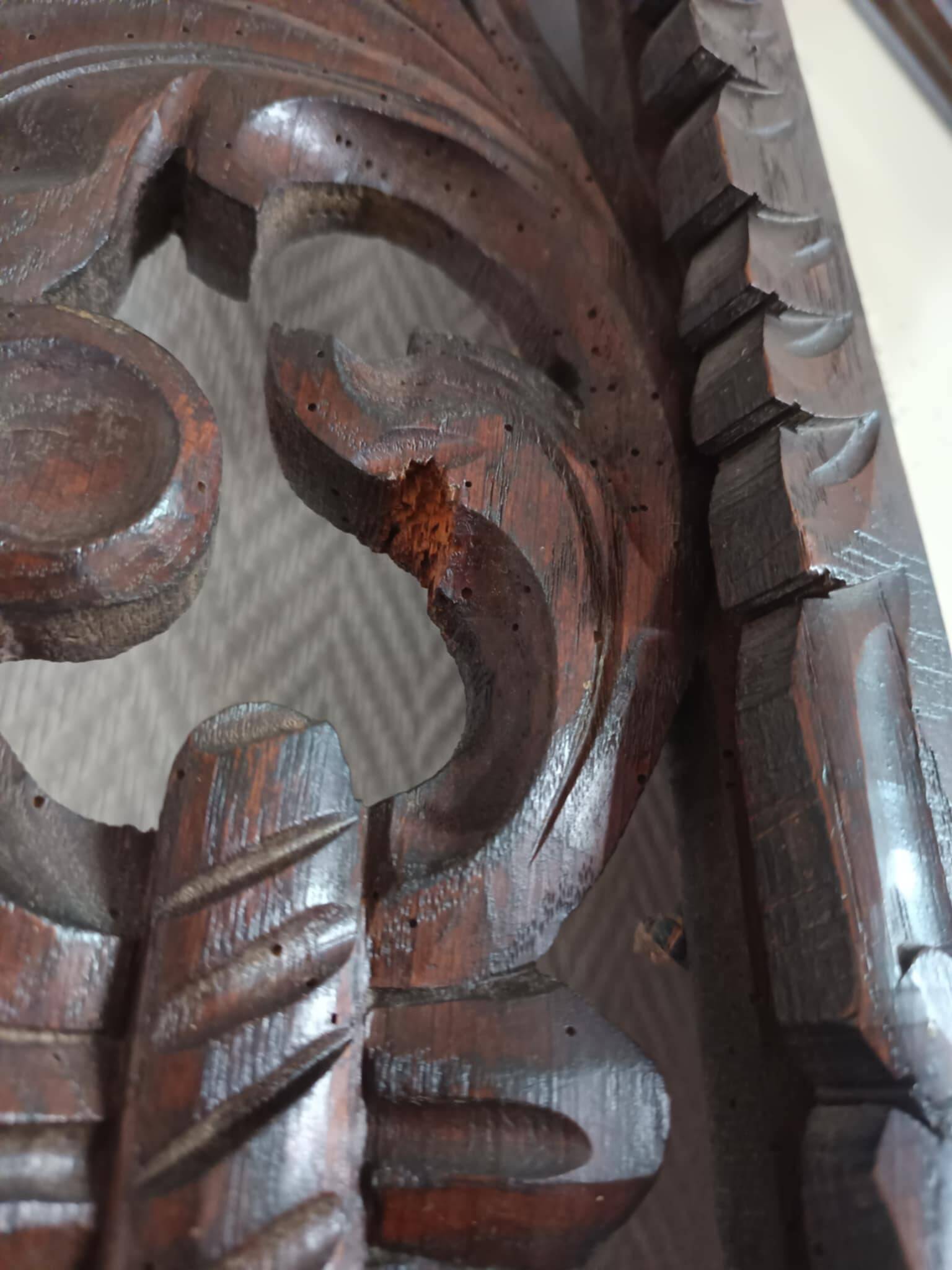 Neo-Gothic mirror in carved oak circa 1940