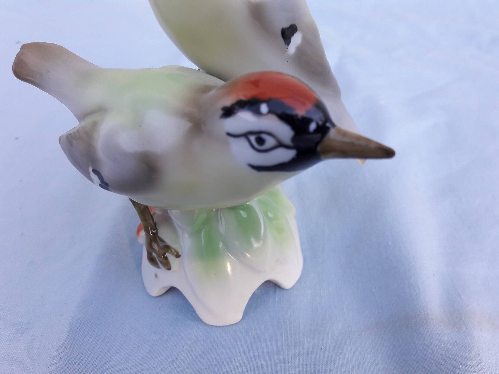 Porcelain birds