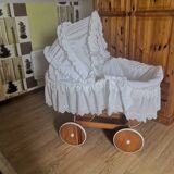 Wicker cradle