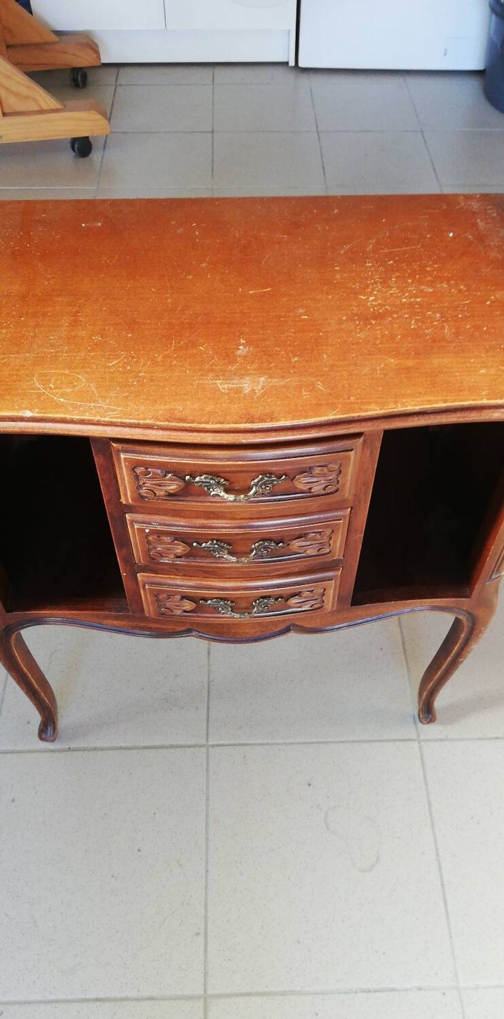 Commode style Louis XVI