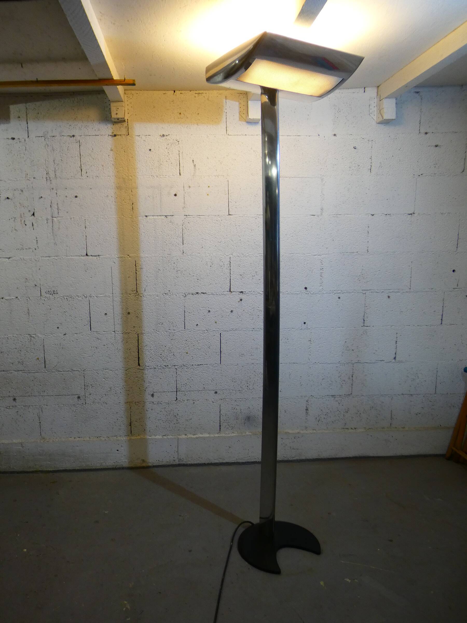 Lampadaire Moderniste en aluminium poli