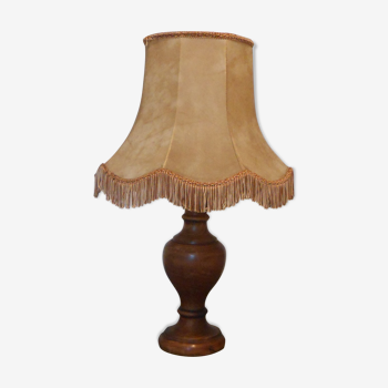 Lampe vintage en bois et peau