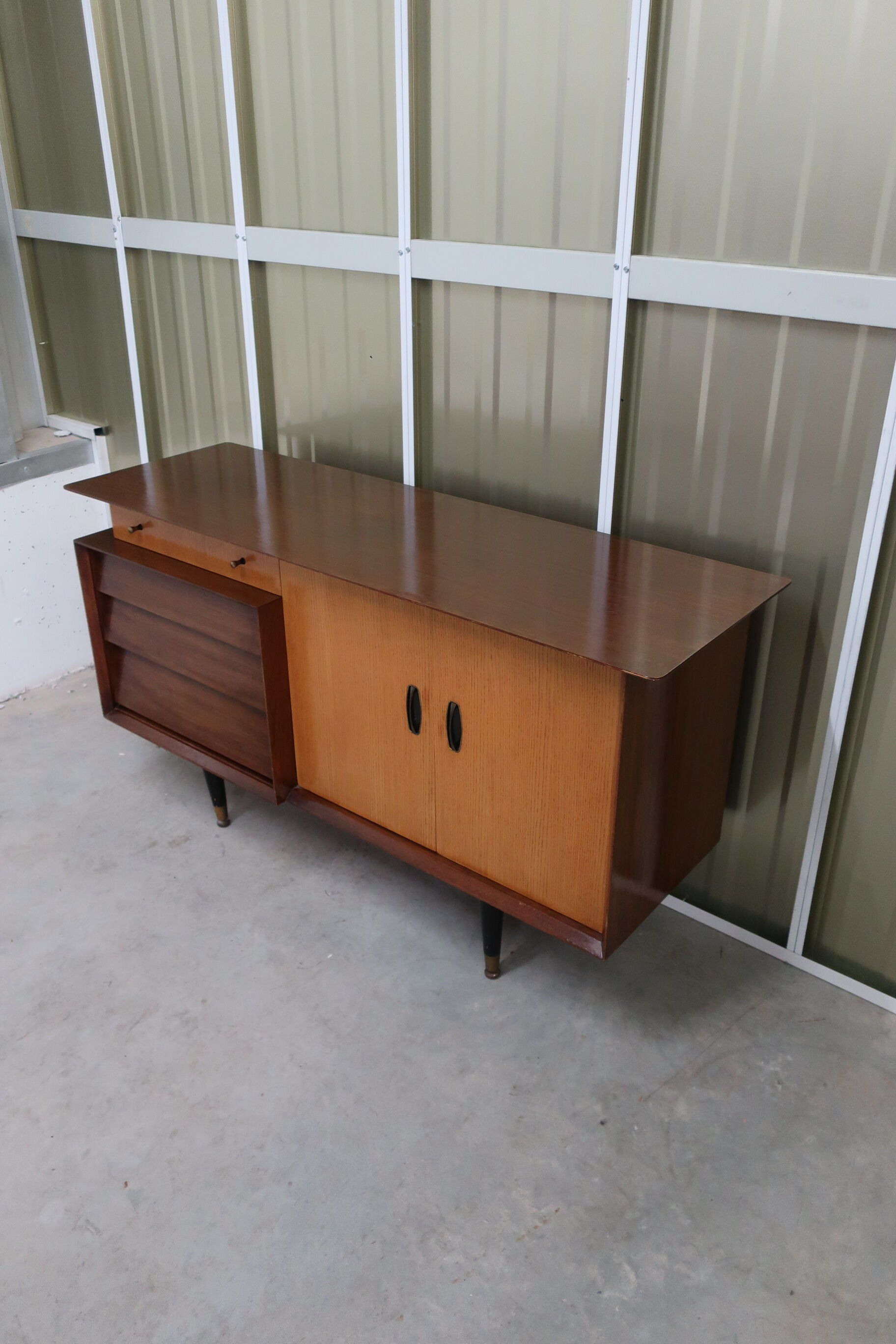 Enfilade en teck des années 60 atypique