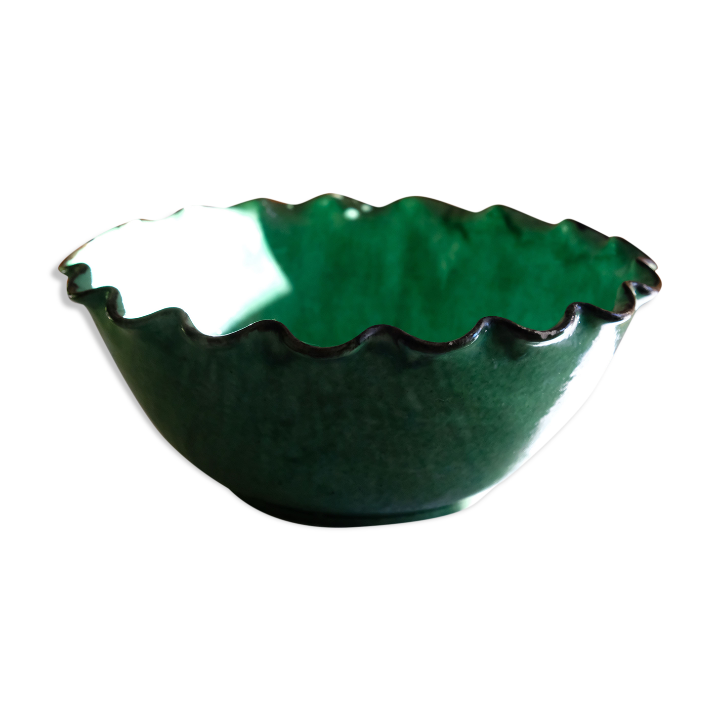 Ancient saladier varnished Provence