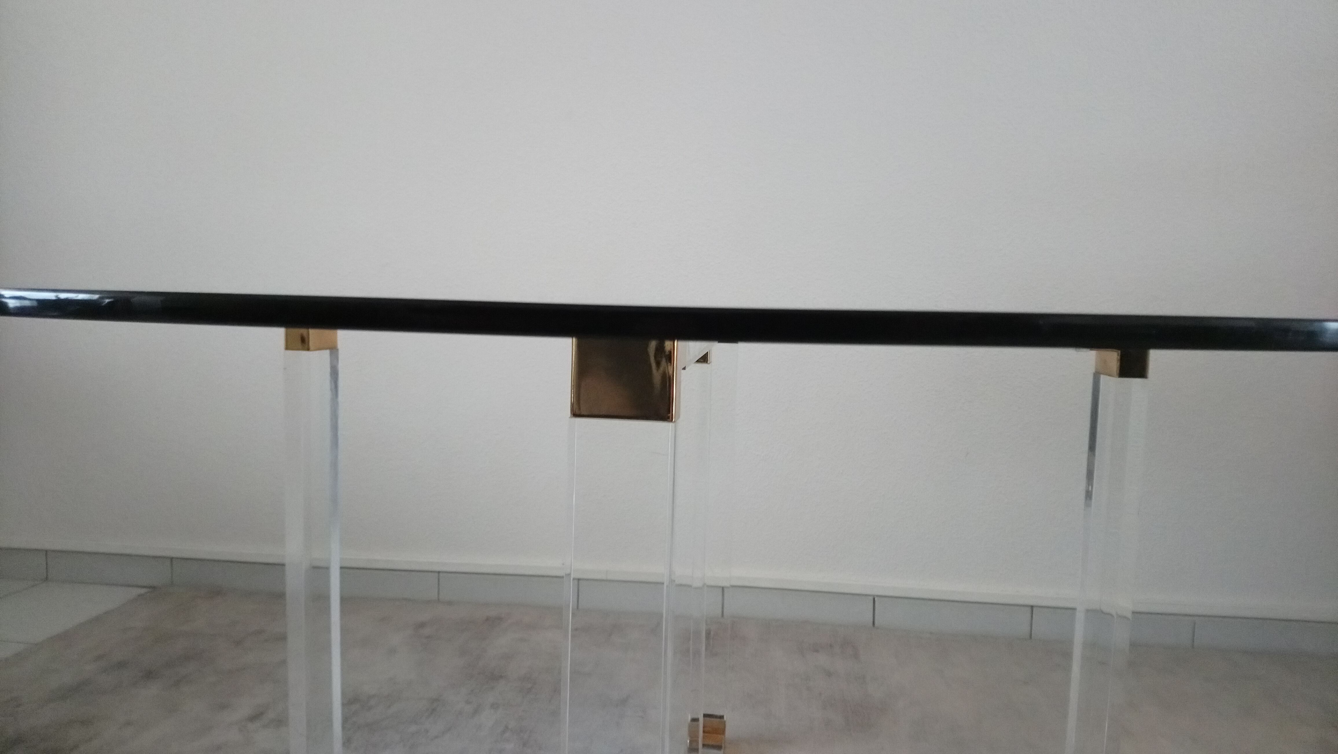 Dining table in lucite and Italian design glass for Metalarte from the 70s