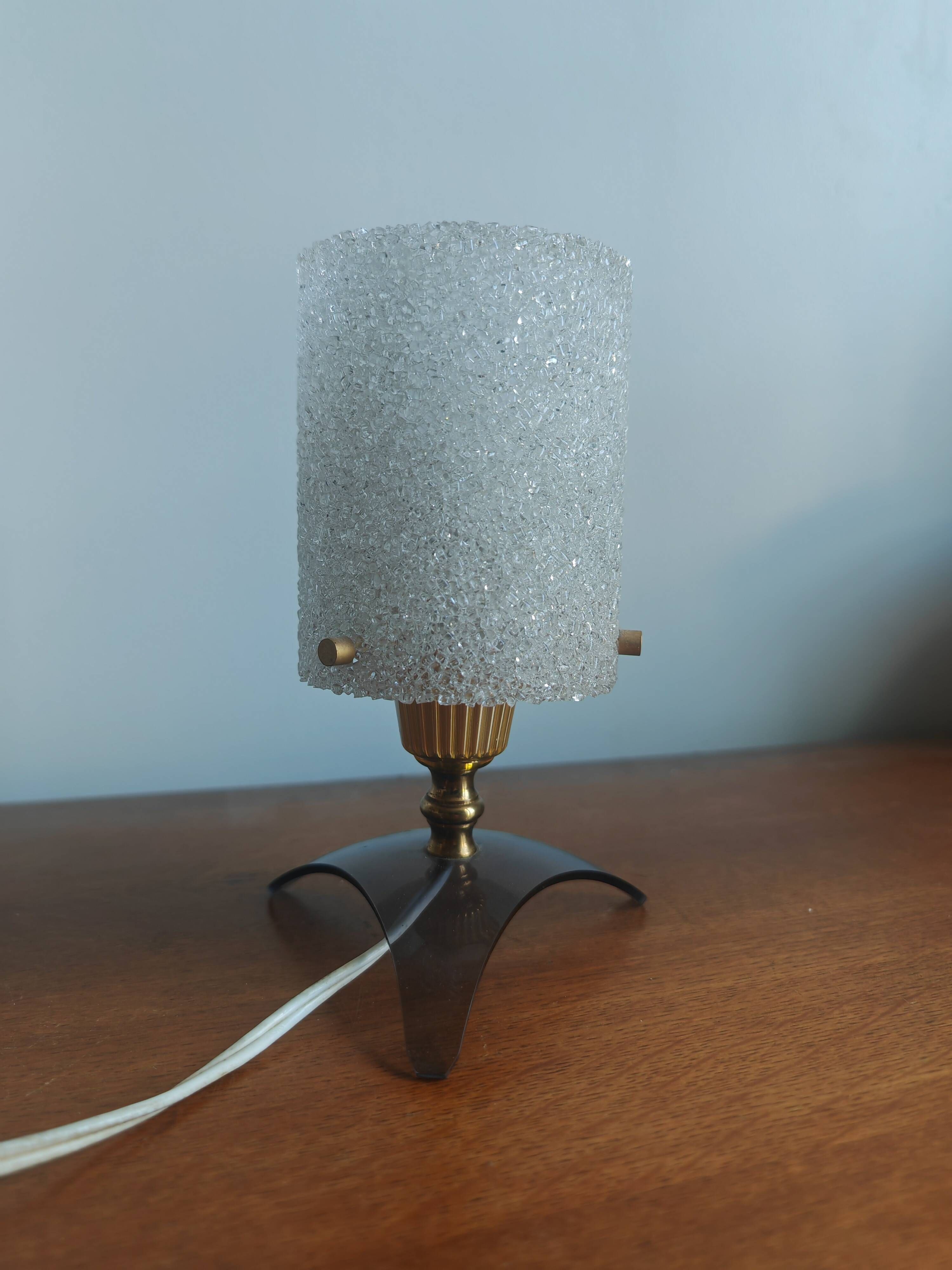Vintage tripod lamp 60s/70s – Smoked Plexiglass, Brass & Frosted granite glass