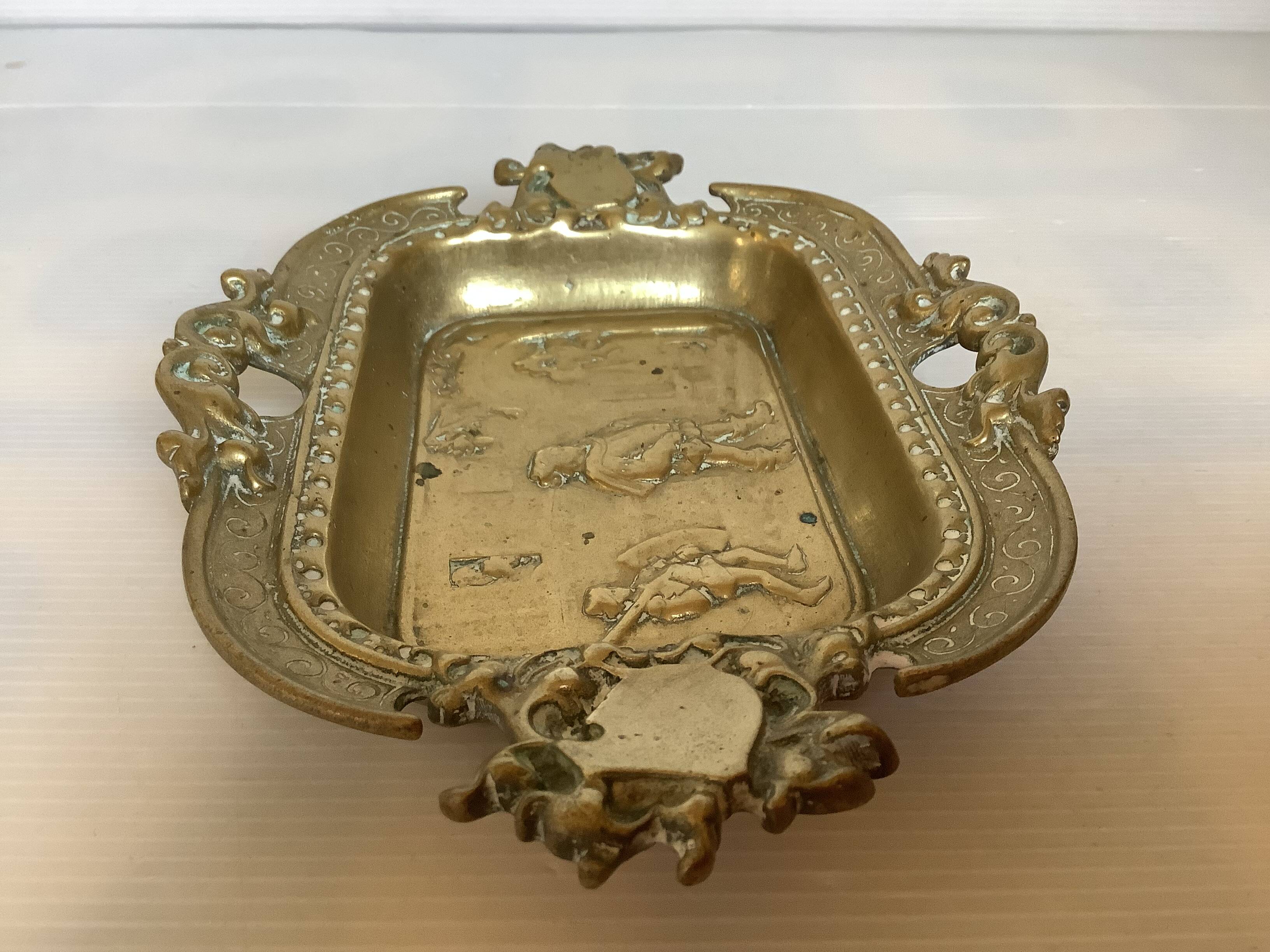 Bronze character catchall tray
