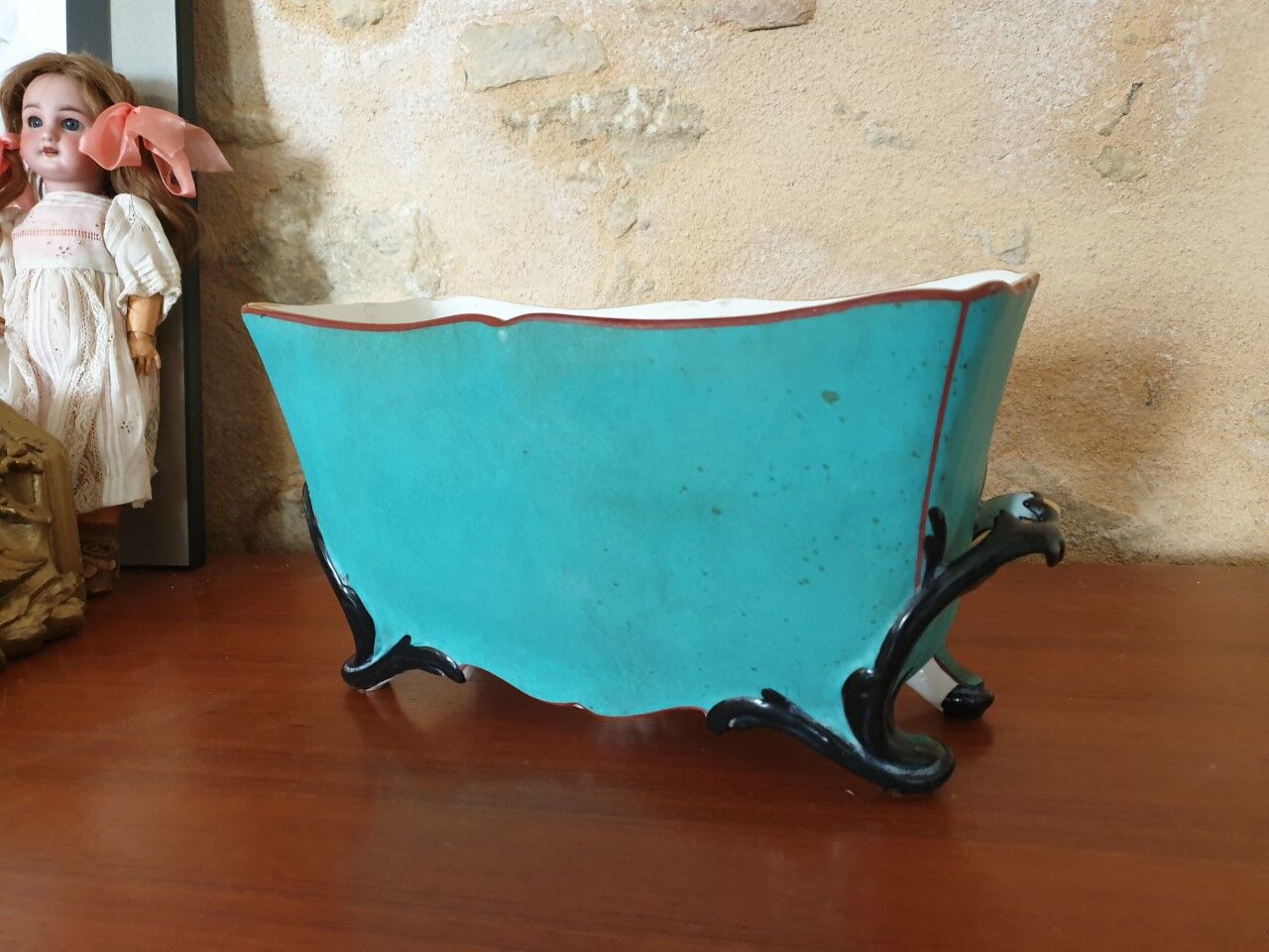 Old planter Table center