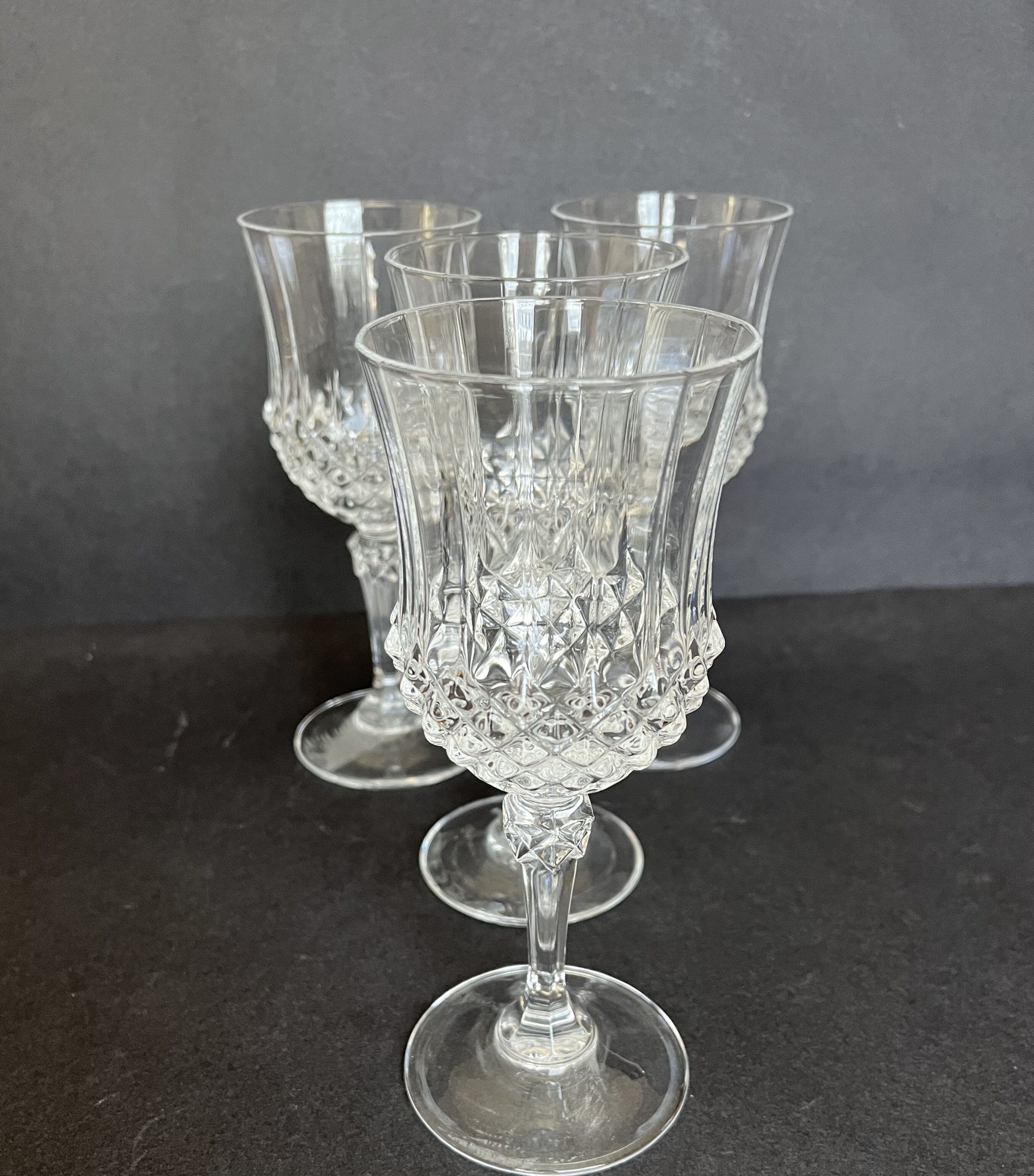 4 crystal wine glasses