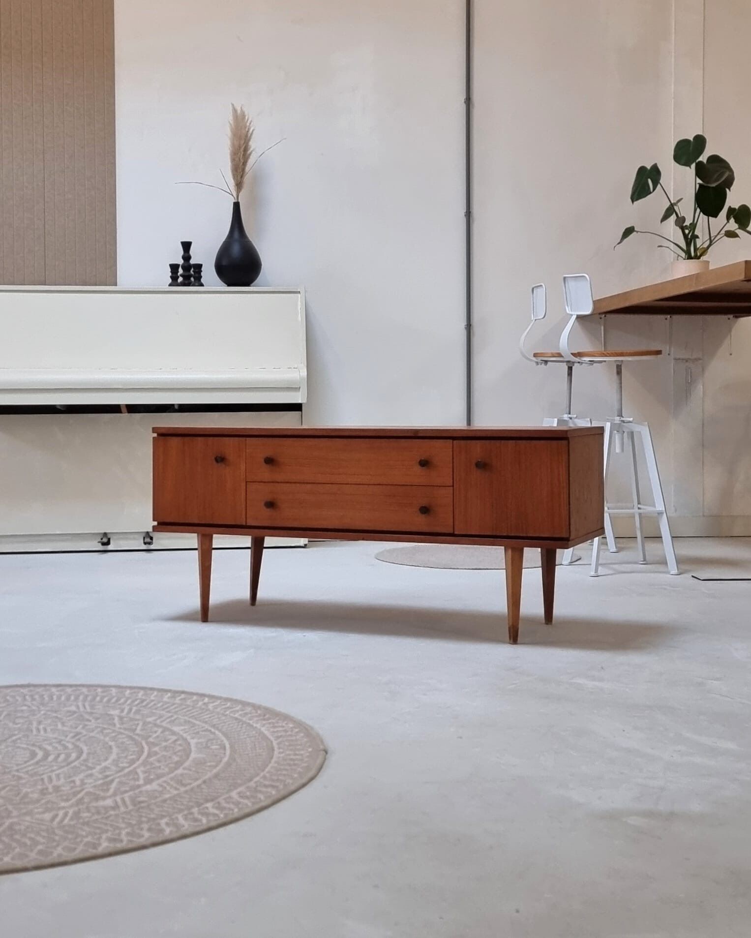 Mid-century buffet