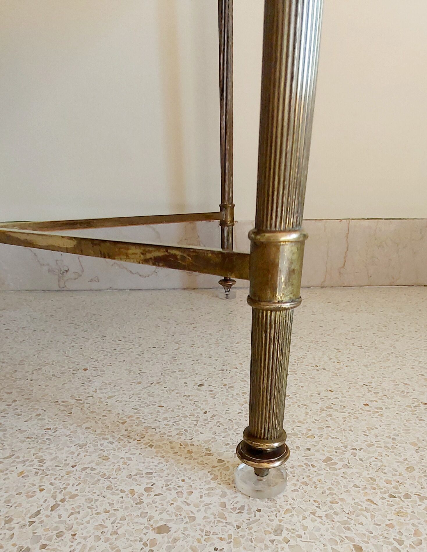 Table basse néoclassique 1960 laiton doré