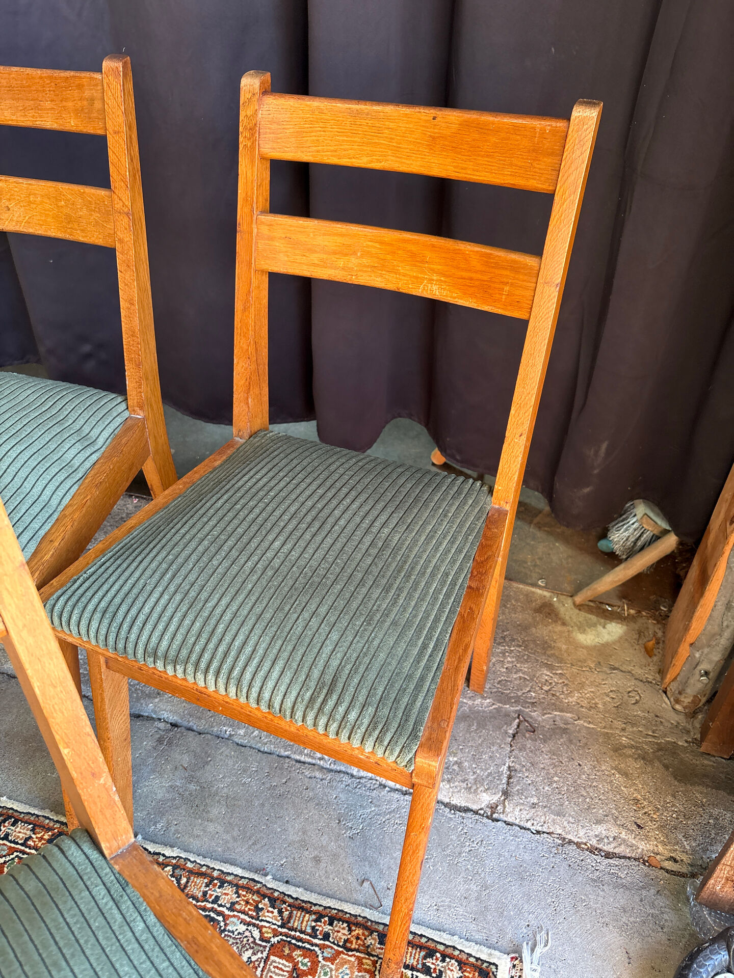 Set of 4 vintage chairs in wood and corduroy – 1950s/60s