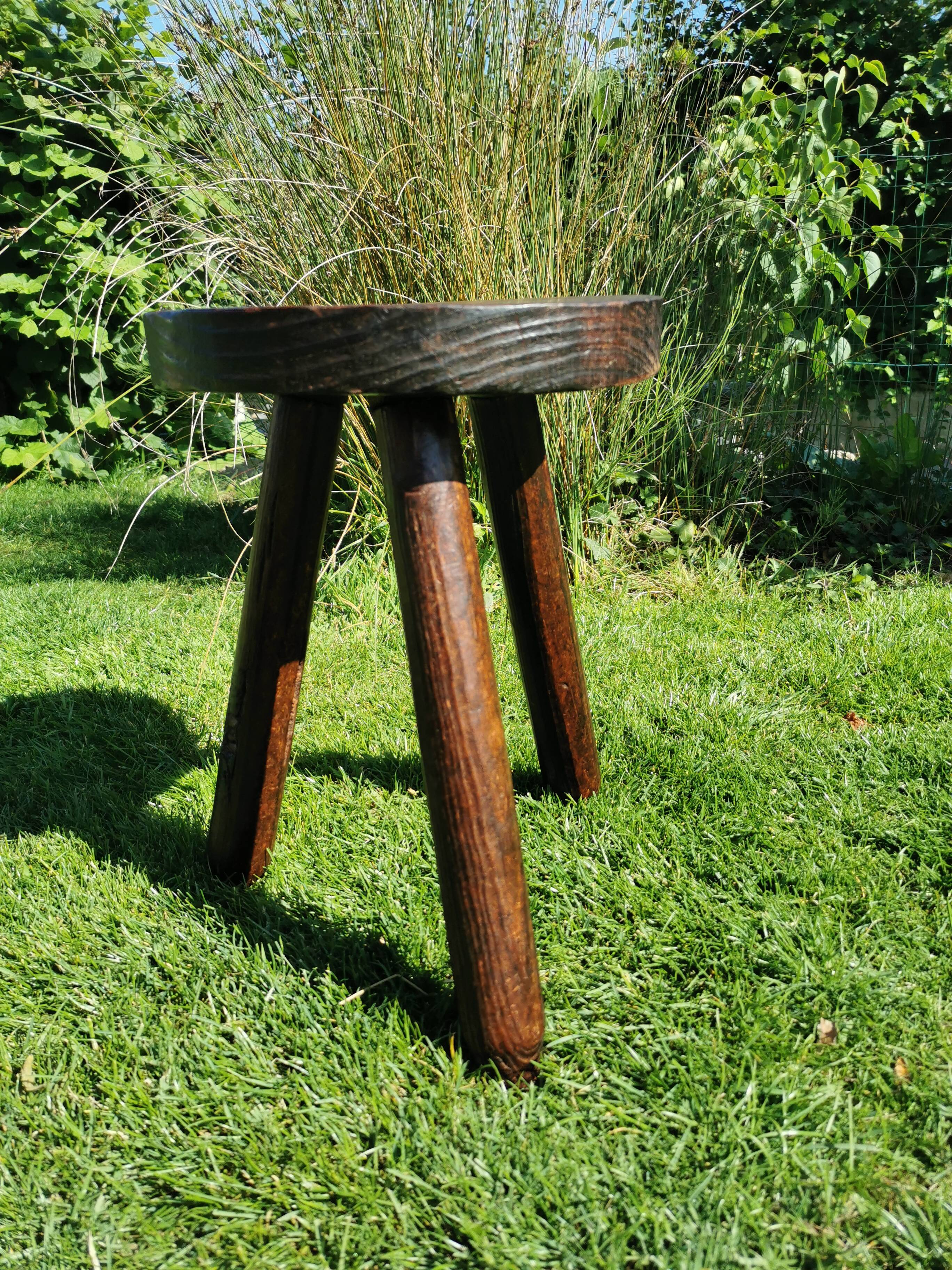 Tripod stool