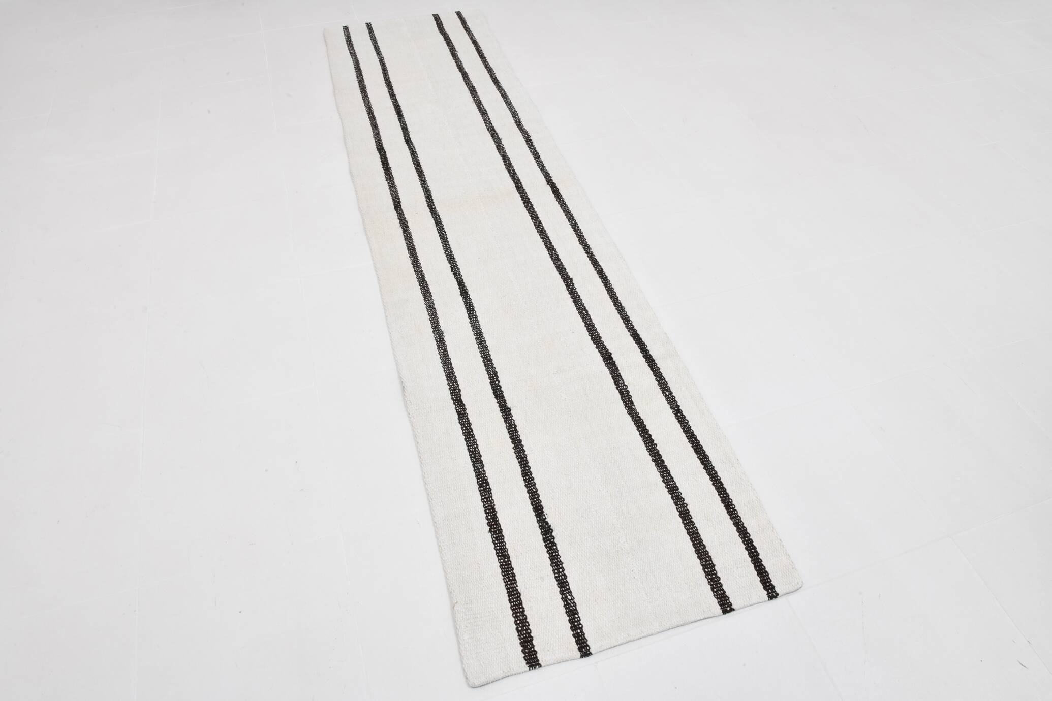 White Black Modern Striped Vintage Runner Rug, 68x276Cm