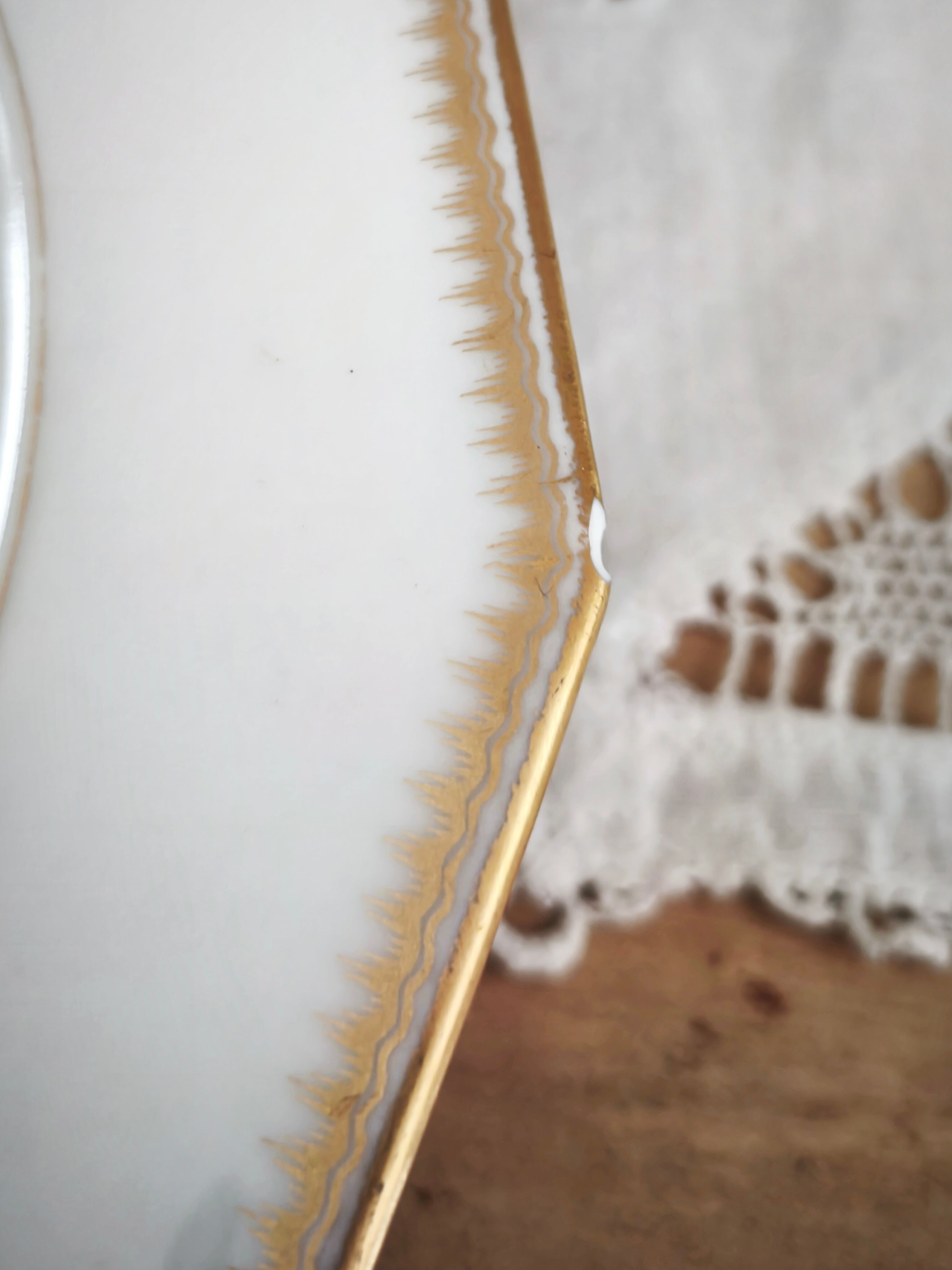 Set of 11 flat plates in Limoges porcelain by Maison Lanternier & C.