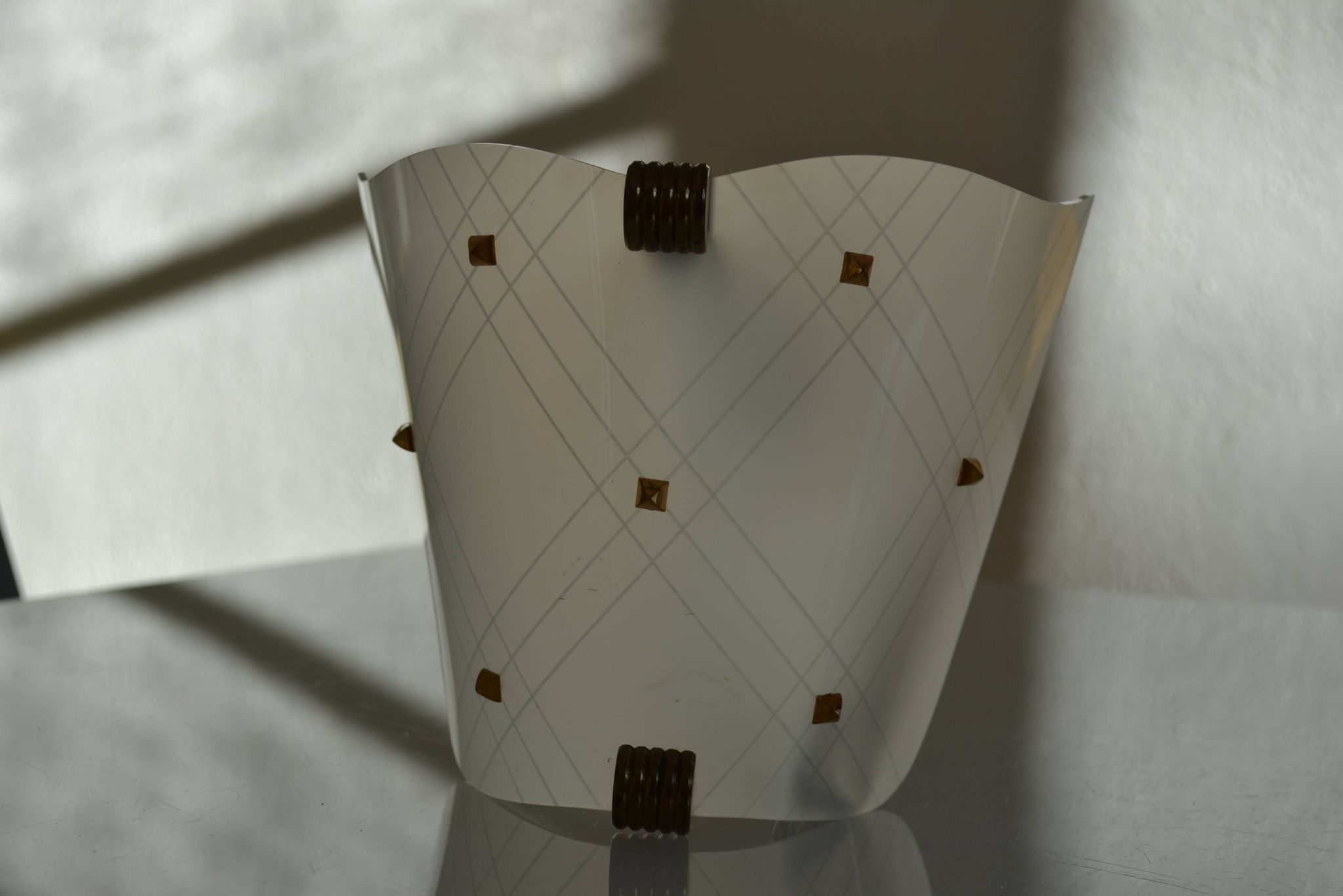 Vintage 1950 wall light in perspex and brass