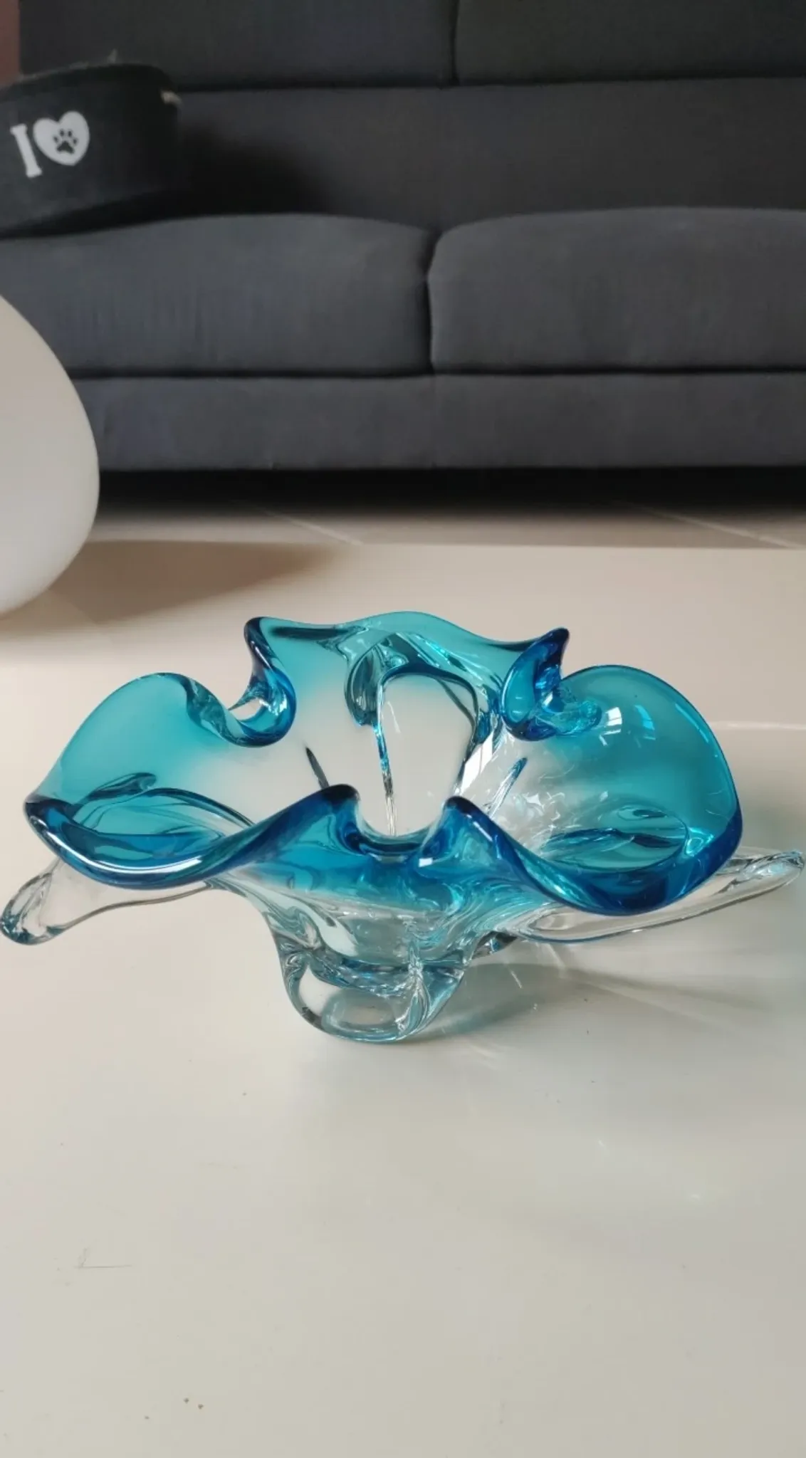 Large Vide Poche/Ashtray Murano. Made of blown art glass. Diameter 28 cm.