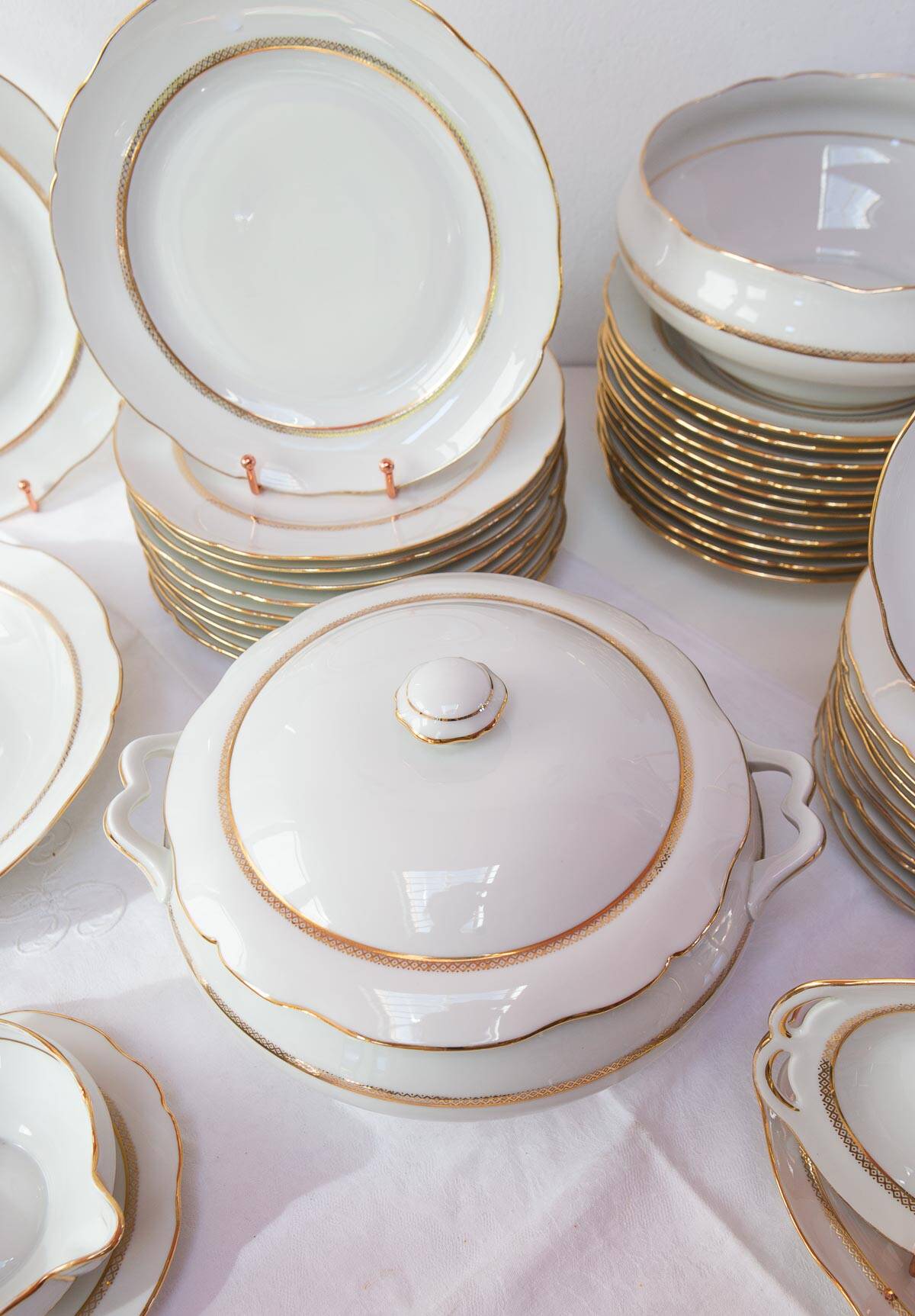 Limoges porcelain dinner service by Chapus Frères 40 pieces