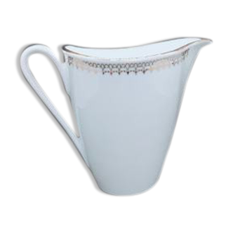 Pot à lait en porcelaine de Sologne blanche et motifs dorés