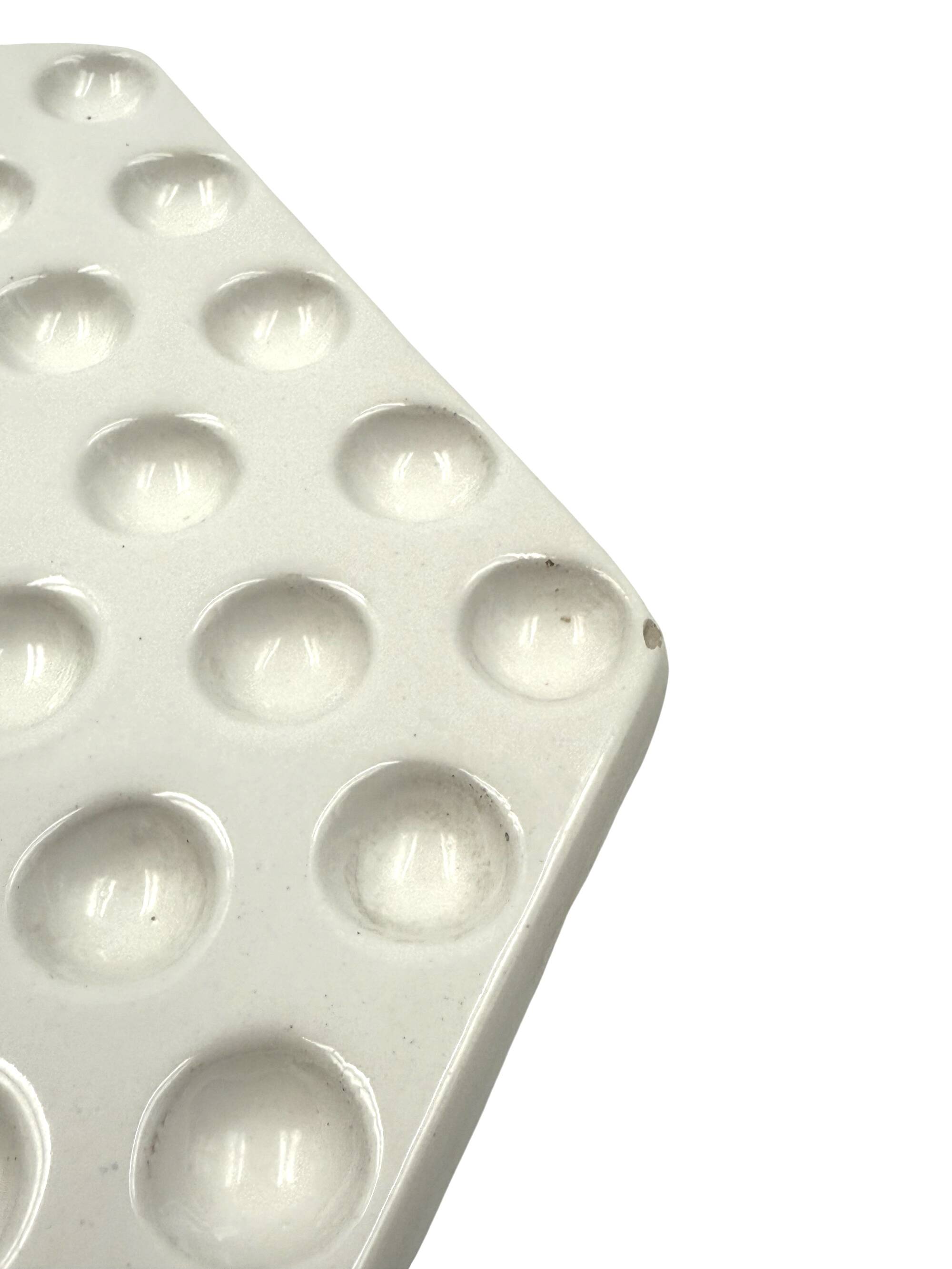 Space age white ceramic plate, Ennio Lucini, Gabbianelli Italy ca. 1970