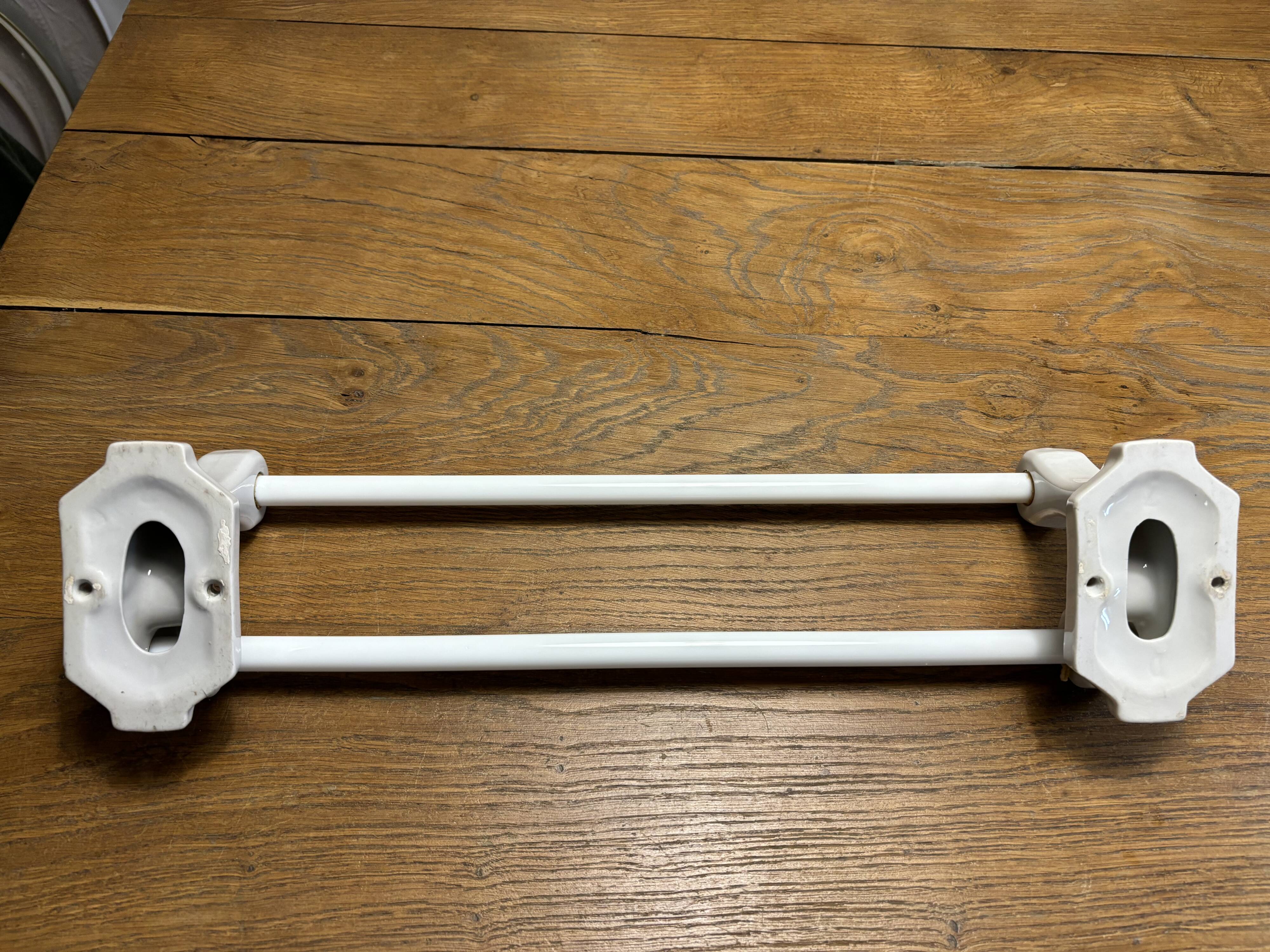 Earthenware towel holder