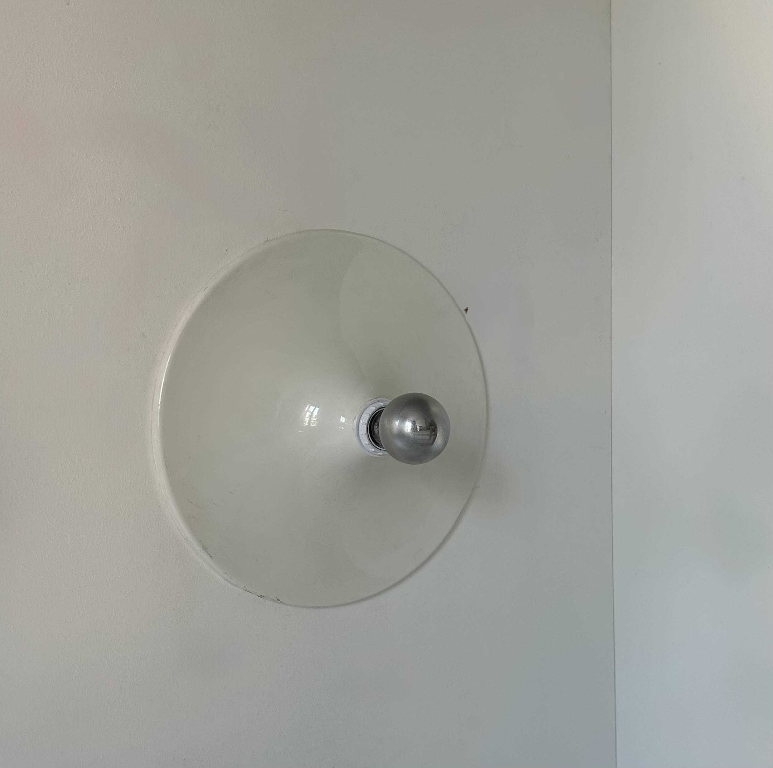 Pair of vintage wall lights, white lacquered metal, Italy 1970.
