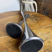 Paire de bougeoirs design en acier inoxydable