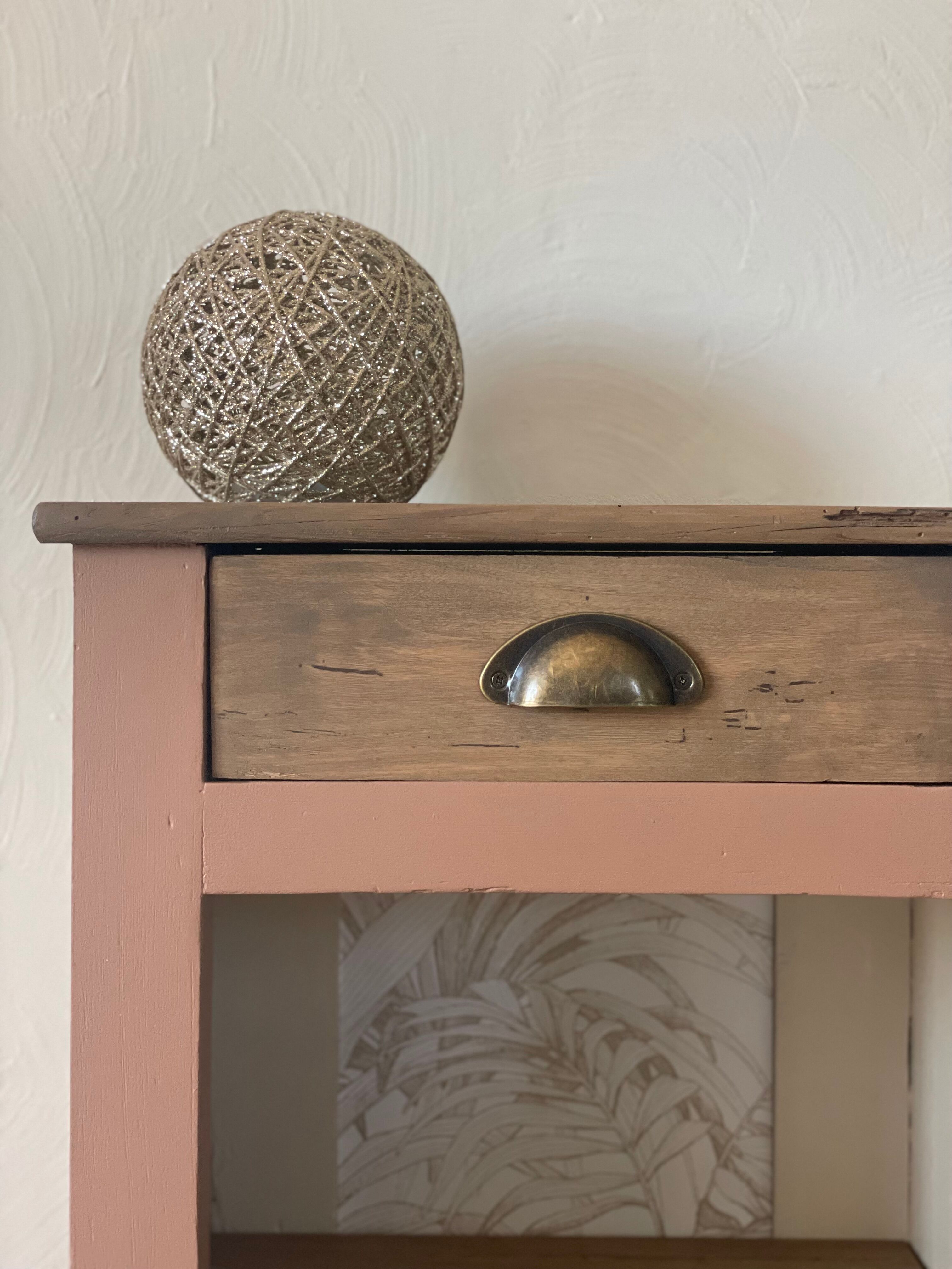 Oscar bedside table