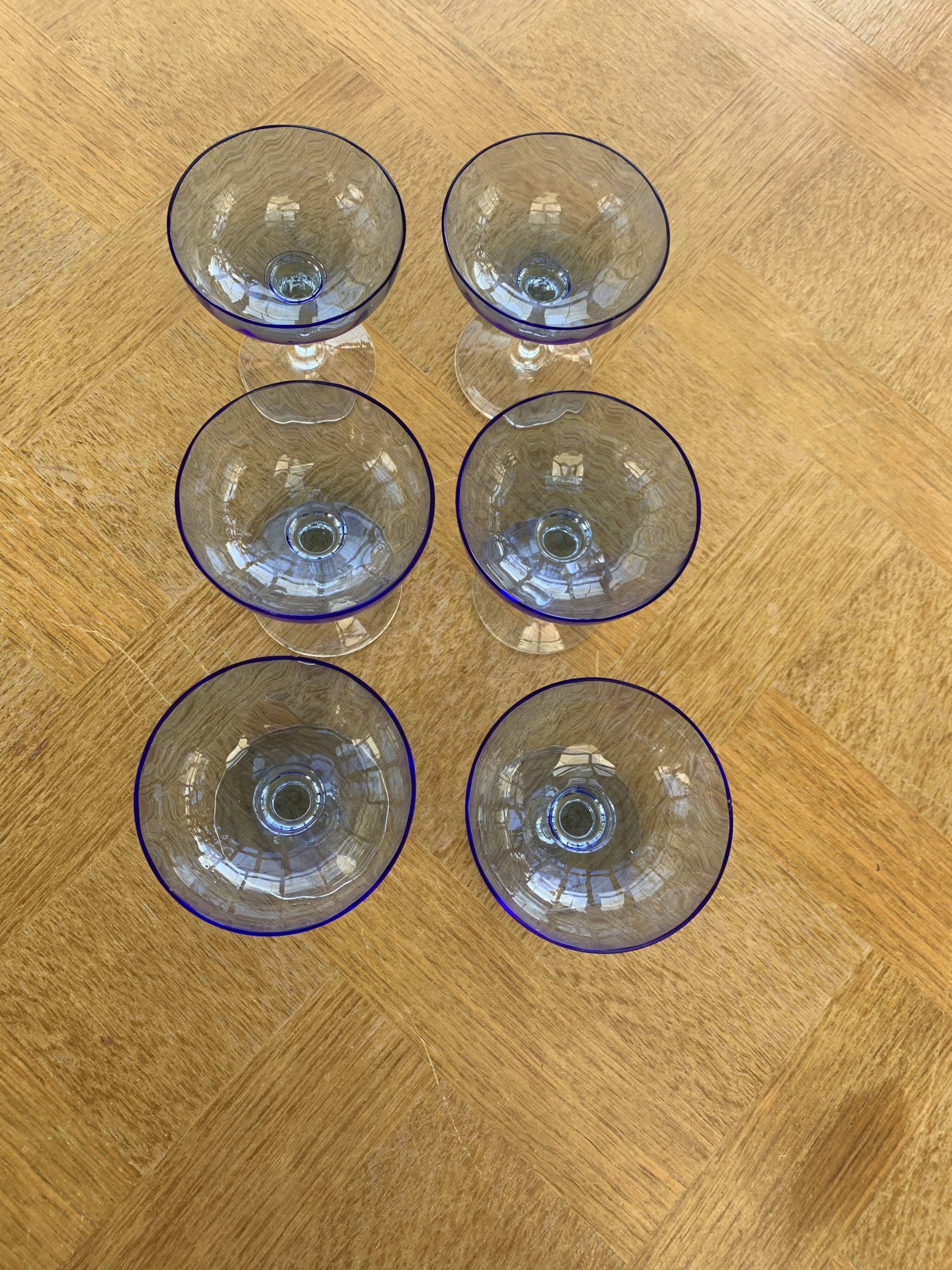 6 champagne glasses in blue glass and vintage transparent base