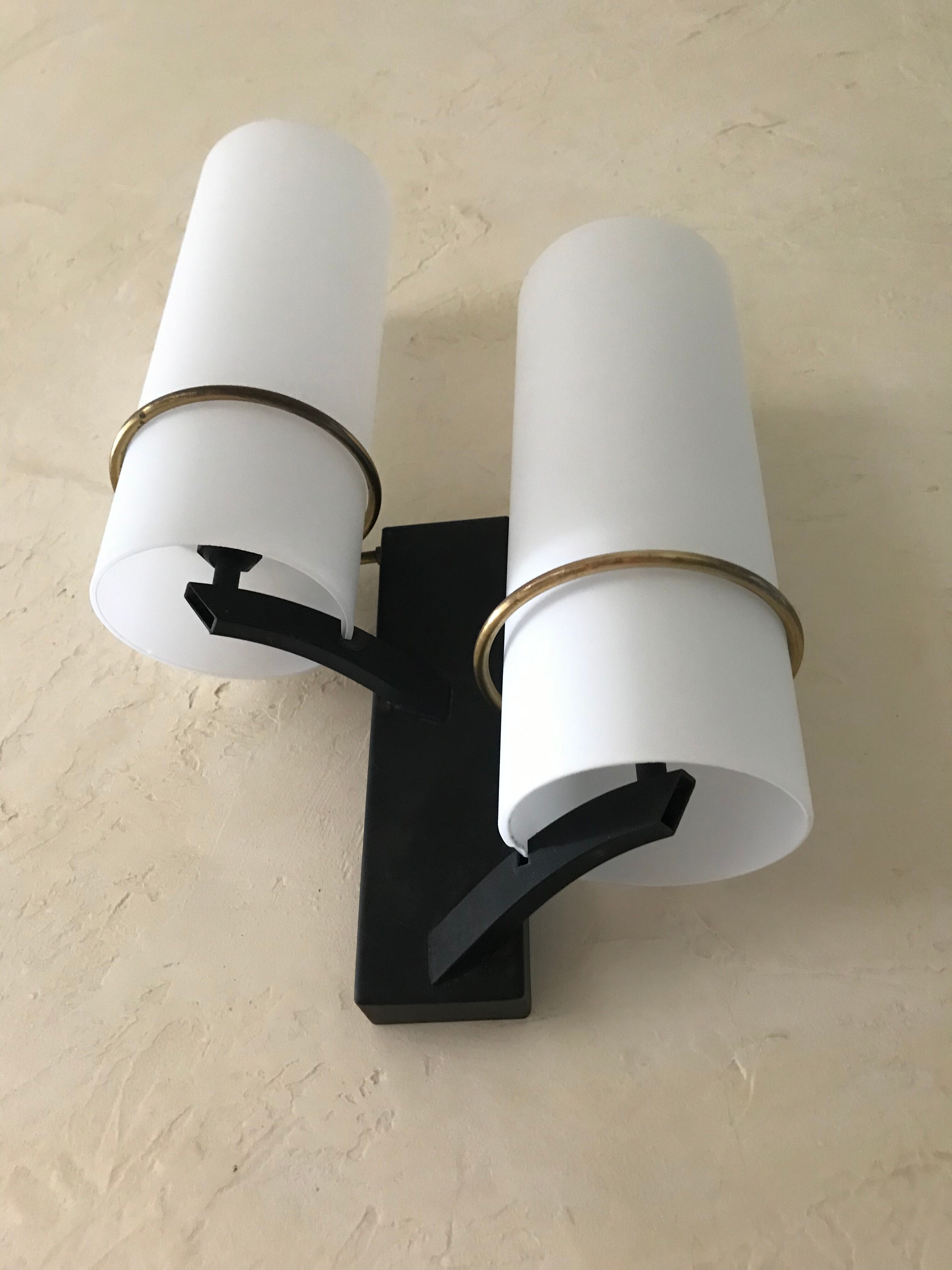 Double sconce in opaline