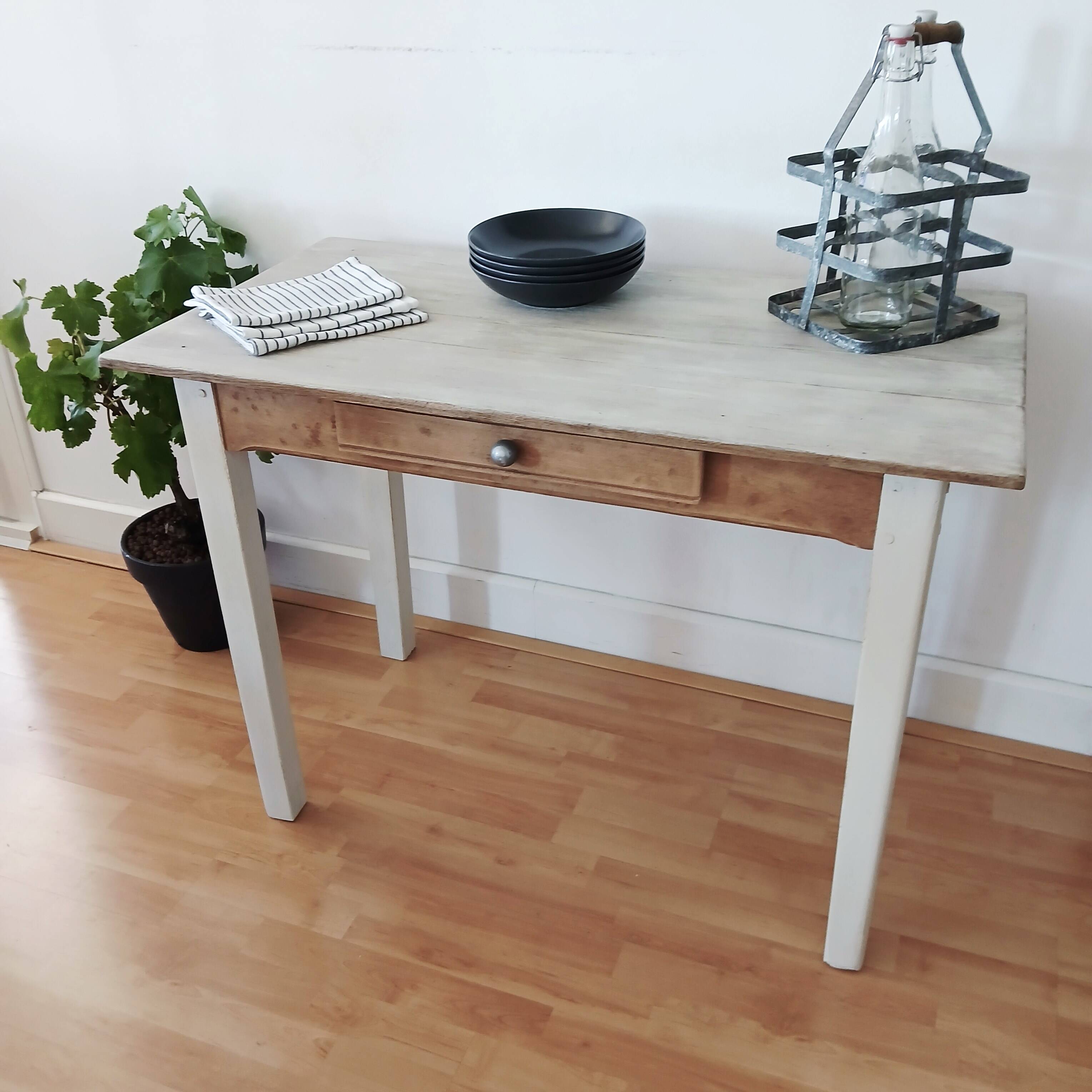 VINTAGE FARM TABLE