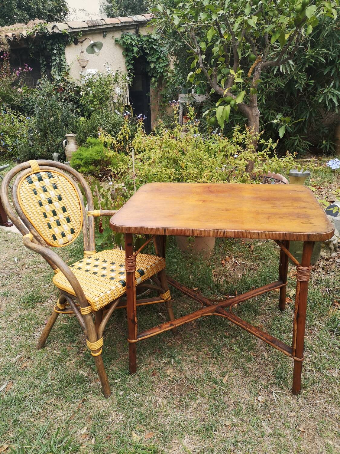 Rattan table