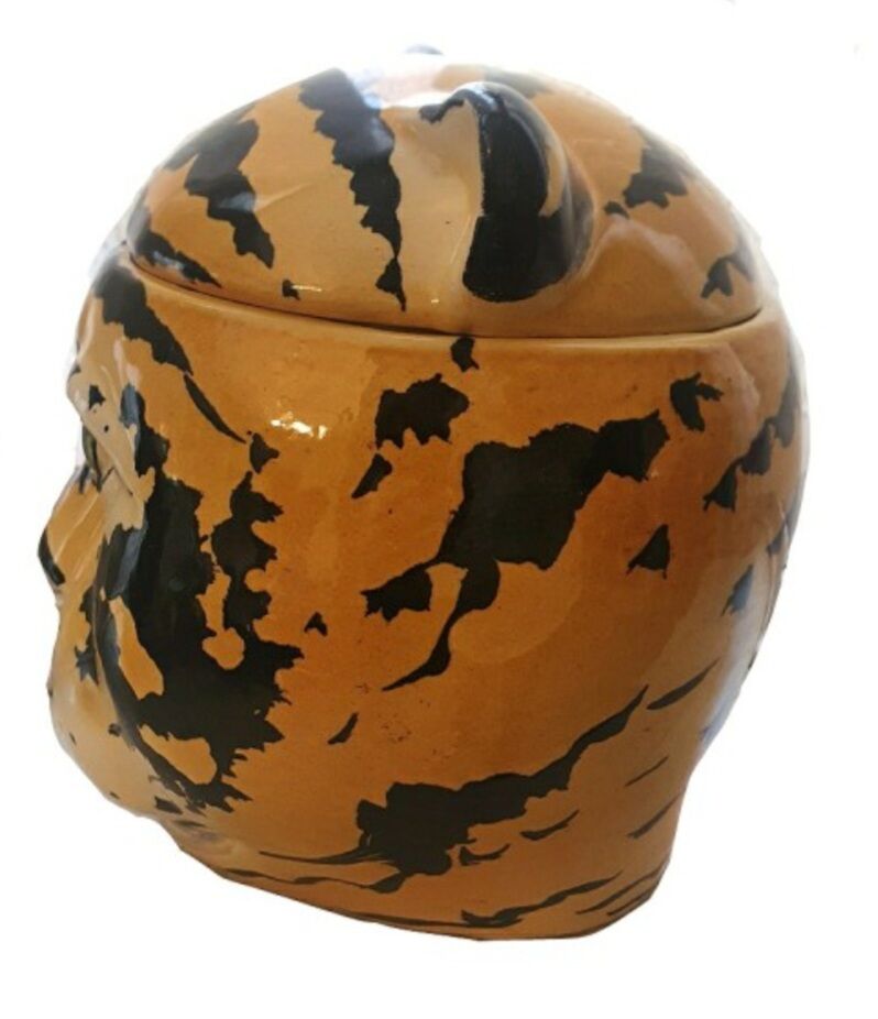 Pot cover in ceramic