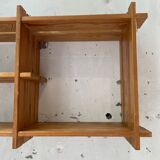 Wall mount pin "regain"