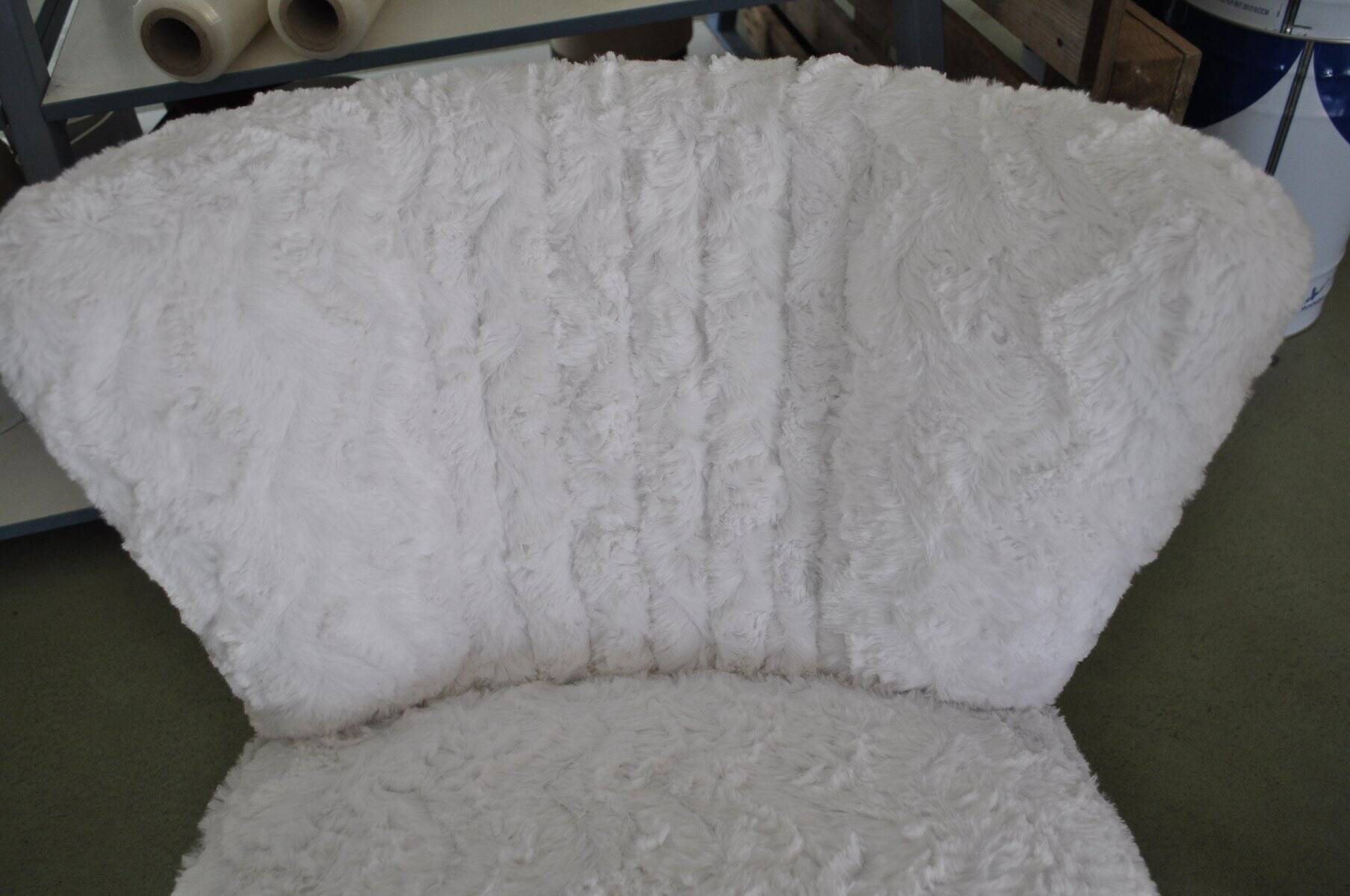 Set of 2 white cocktail chairs in faux fur with beech legs, 1950s.